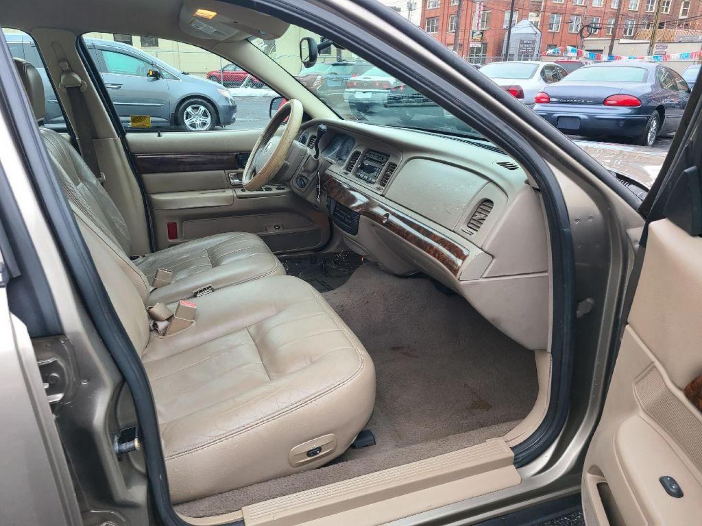 2005 GOLD MERCURY GRAND MARQUIS LS (2MEFM75W85X) with an 4.6L engine, Automatic transmission, located at 117 North Cameron Street, Harrisburg, PA, 17101, (717) 963-8962, 40.266762, -76.875259 - WE FINANCE!!! Good Credit/ Bad Credit/ No Credit - ALL Trade-Ins Welcomed!!! ***Guaranteed Credit Approval*** APPLY ONLINE or CALL us TODAY ;) Internet Prices and Marketplace Prices are SPECIAL discounted ***CASH DEALS*** Retail Prices are higher. Please call us to discuss your cash and finan - Photo#8