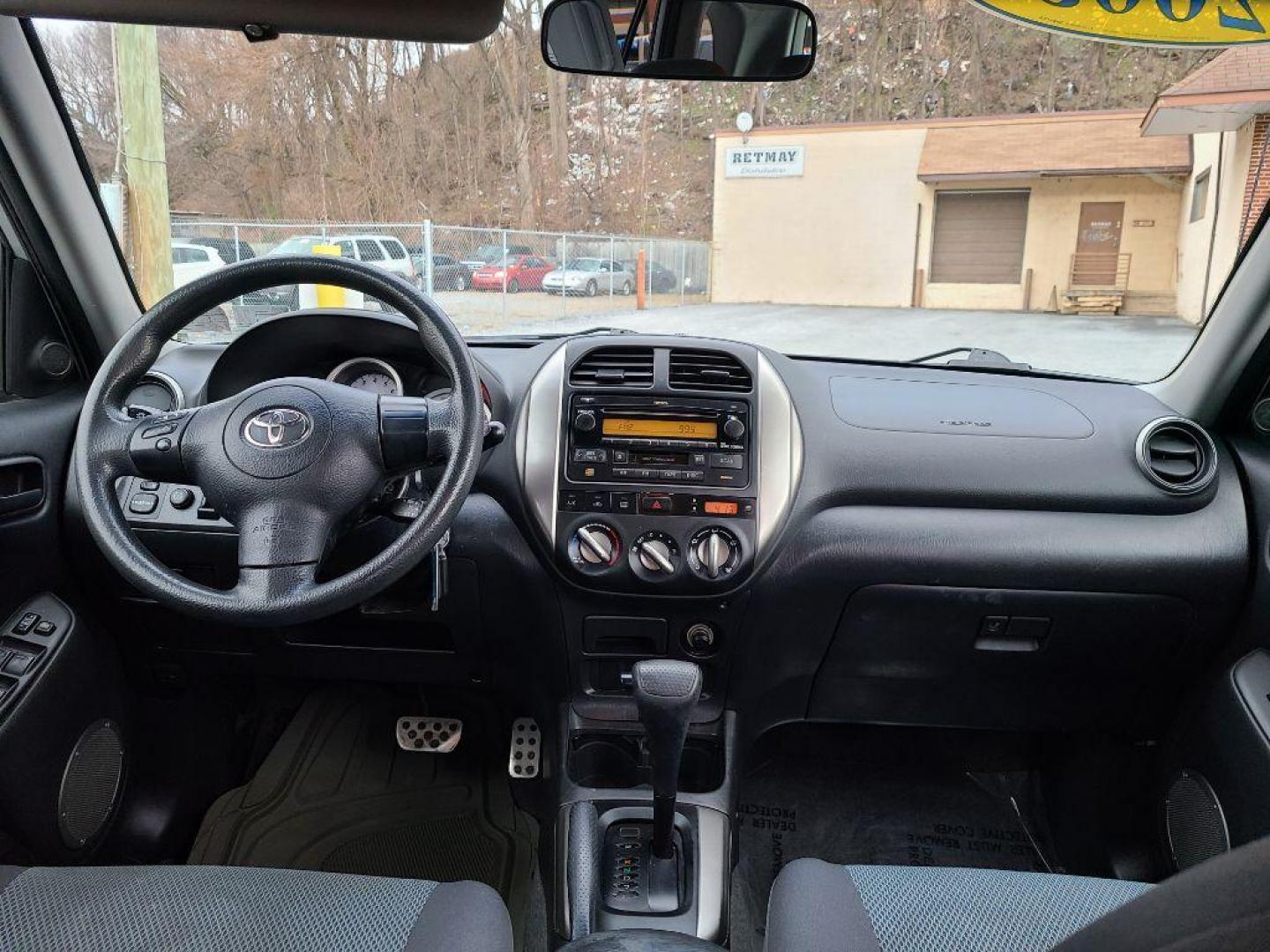 2005 SILVER TOYOTA RAV4 (JTEHD20V156) with an 2.4L engine, Automatic transmission, located at 117 North Cameron Street, Harrisburg, PA, 17101, (717) 963-8962, 40.266762, -76.875259 - WE FINANCE!!! Good Credit/ Bad Credit/ No Credit - ALL Trade-Ins Welcomed!!! ***Guaranteed Credit Approval*** APPLY ONLINE or CALL us TODAY ;) Internet Prices and Marketplace Prices are SPECIAL discounted ***CASH DEALS*** Retail Prices are higher. Please call us to discuss your cash and finan - Photo#9