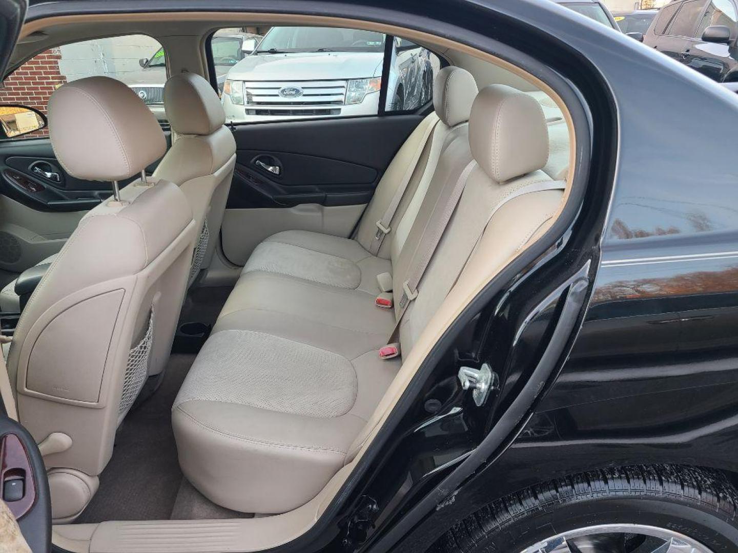 2006 BLACK CHEVROLET MALIBU LTZ (1G1ZU53846F) with an 3.5L engine, Automatic transmission, located at 117 North Cameron Street, Harrisburg, PA, 17101, (717) 963-8962, 40.266762, -76.875259 - WE FINANCE!!! Good Credit/ Bad Credit/ No Credit - ALL Trade-Ins Welcomed!!! ***Guaranteed Credit Approval*** APPLY ONLINE or CALL us TODAY ;) Internet Prices and Marketplace Prices are SPECIAL discounted ***CASH DEALS*** Retail Prices are higher. Please call us to discuss your cash and finan - Photo#9