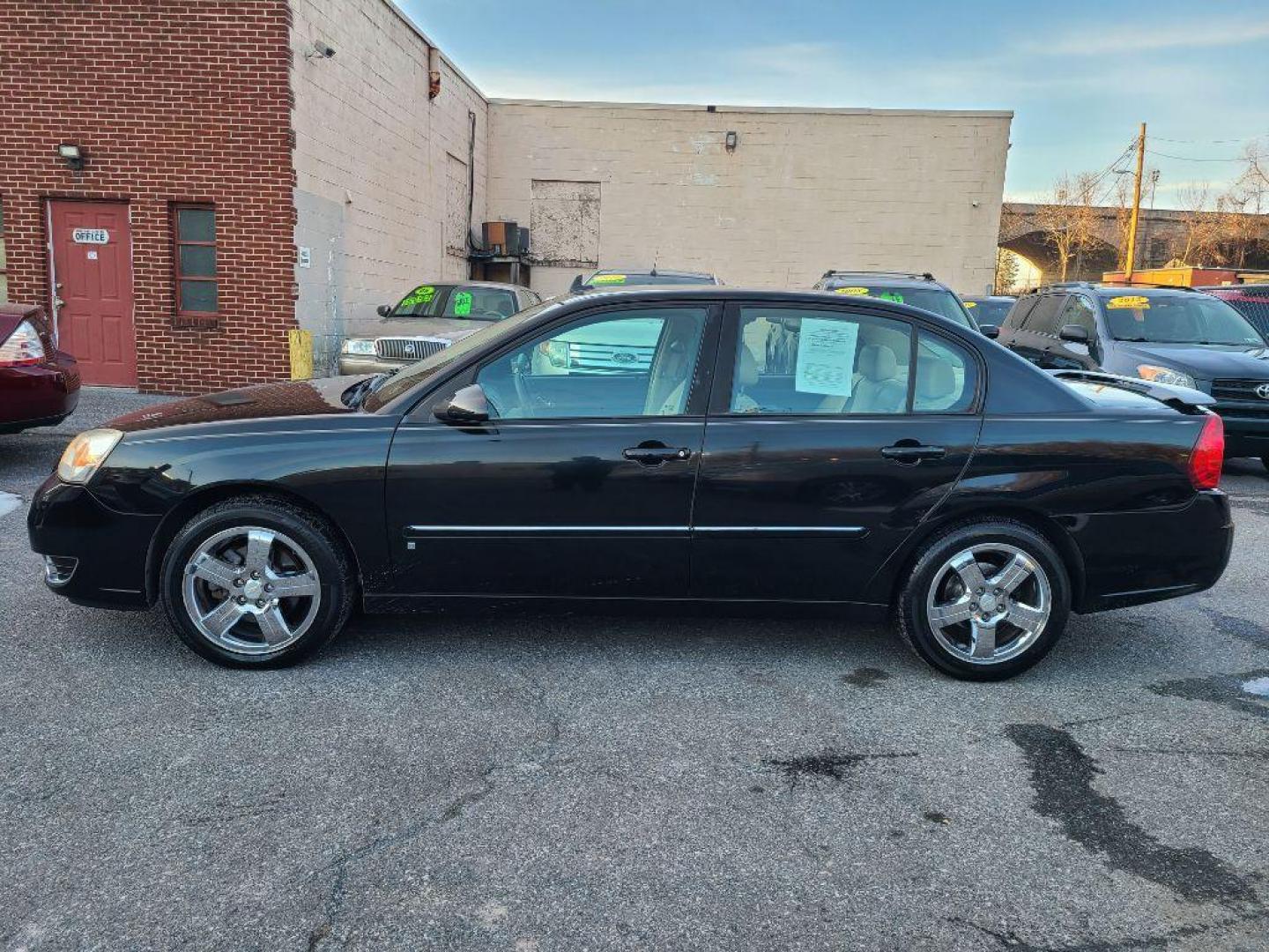 2006 BLACK CHEVROLET MALIBU LTZ (1G1ZU53846F) with an 3.5L engine, Automatic transmission, located at 117 North Cameron Street, Harrisburg, PA, 17101, (717) 963-8962, 40.266762, -76.875259 - WE FINANCE!!! Good Credit/ Bad Credit/ No Credit - ALL Trade-Ins Welcomed!!! ***Guaranteed Credit Approval*** APPLY ONLINE or CALL us TODAY ;) Internet Prices and Marketplace Prices are SPECIAL discounted ***CASH DEALS*** Retail Prices are higher. Please call us to discuss your cash and finan - Photo#1