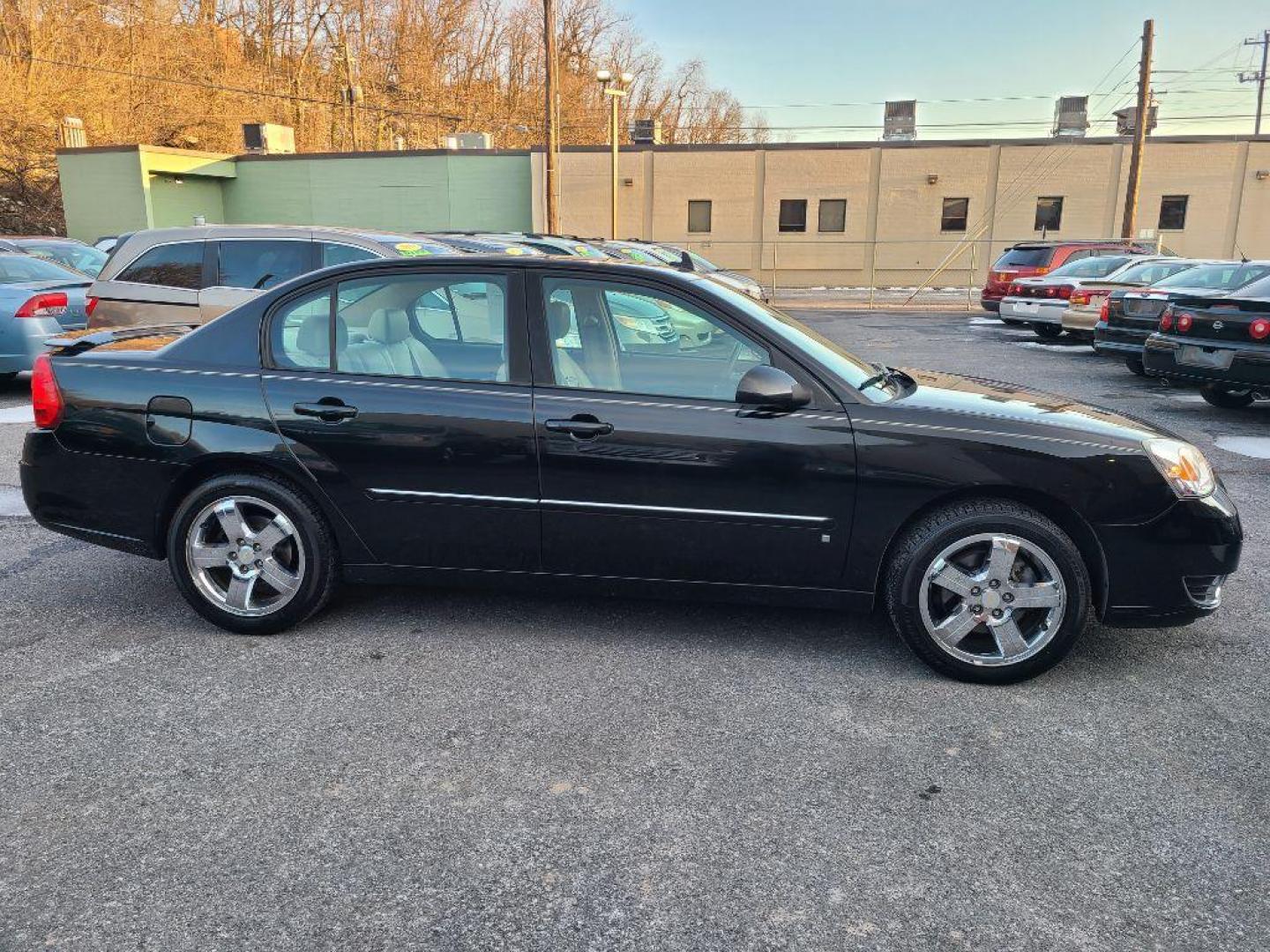 2006 BLACK CHEVROLET MALIBU LTZ (1G1ZU53846F) with an 3.5L engine, Automatic transmission, located at 117 North Cameron Street, Harrisburg, PA, 17101, (717) 963-8962, 40.266762, -76.875259 - WE FINANCE!!! Good Credit/ Bad Credit/ No Credit - ALL Trade-Ins Welcomed!!! ***Guaranteed Credit Approval*** APPLY ONLINE or CALL us TODAY ;) Internet Prices and Marketplace Prices are SPECIAL discounted ***CASH DEALS*** Retail Prices are higher. Please call us to discuss your cash and finan - Photo#5