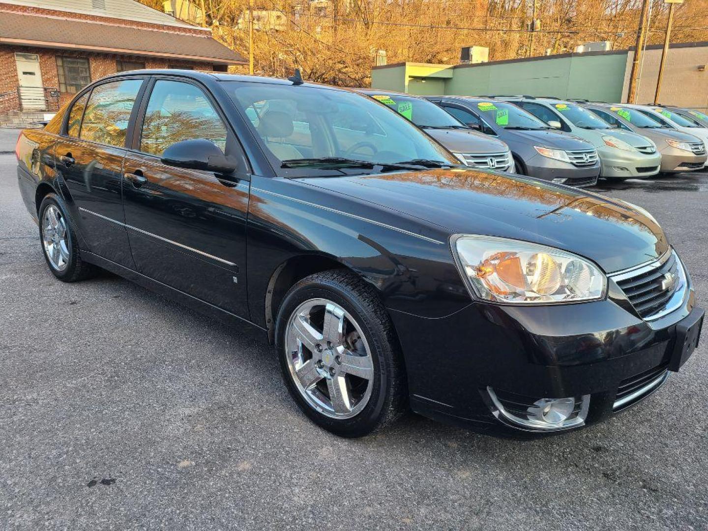 2006 BLACK CHEVROLET MALIBU LTZ (1G1ZU53846F) with an 3.5L engine, Automatic transmission, located at 117 North Cameron Street, Harrisburg, PA, 17101, (717) 963-8962, 40.266762, -76.875259 - WE FINANCE!!! Good Credit/ Bad Credit/ No Credit - ALL Trade-Ins Welcomed!!! ***Guaranteed Credit Approval*** APPLY ONLINE or CALL us TODAY ;) Internet Prices and Marketplace Prices are SPECIAL discounted ***CASH DEALS*** Retail Prices are higher. Please call us to discuss your cash and finan - Photo#6