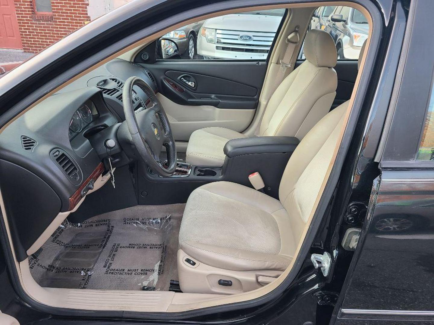 2006 BLACK CHEVROLET MALIBU LTZ (1G1ZU53846F) with an 3.5L engine, Automatic transmission, located at 117 North Cameron Street, Harrisburg, PA, 17101, (717) 963-8962, 40.266762, -76.875259 - WE FINANCE!!! Good Credit/ Bad Credit/ No Credit - ALL Trade-Ins Welcomed!!! ***Guaranteed Credit Approval*** APPLY ONLINE or CALL us TODAY ;) Internet Prices and Marketplace Prices are SPECIAL discounted ***CASH DEALS*** Retail Prices are higher. Please call us to discuss your cash and finan - Photo#8