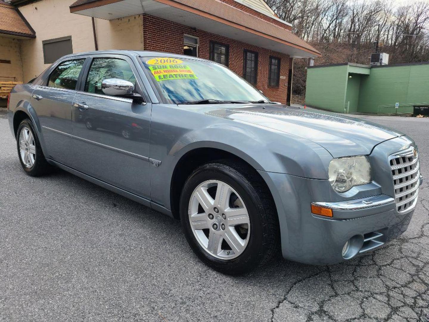 2006 GRAY CHRYSLER 300C AWD SDN (2C3LK63H26H) with an 5.7L engine, Automatic transmission, located at 117 North Cameron Street, Harrisburg, PA, 17101, (717) 963-8962, 40.266762, -76.875259 - WE FINANCE!!! Good Credit/ Bad Credit/ No Credit - ALL Trade-Ins Welcomed!!! ***Guaranteed Credit Approval*** APPLY ONLINE or CALL us TODAY ;) Internet Prices and Marketplace Prices are SPECIAL discounted ***CASH DEALS*** Retail Prices are higher. Please call us to discuss your cash and finan - Photo#6