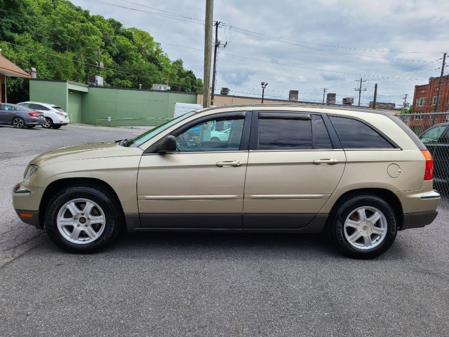 2006 GOLD CHRYSLER PACIFICA TOURING (2A4GM68436R) with an 3.5L engine, Automatic transmission, located at 117 North Cameron Street, Harrisburg, PA, 17101, (717) 963-8962, 40.266762, -76.875259 - WE FINANCE!!! Good Credit/ Bad Credit/ No Credit - ALL Trade-Ins Welcomed!!! ***Guaranteed Credit Approval*** APPLY ONLINE or CALL us TODAY ;) Internet Prices and Marketplace Prices are SPECIAL discounted ***CASH DEALS*** Retail Prices are higher. Please call us to discuss your cash and finan - Photo#1