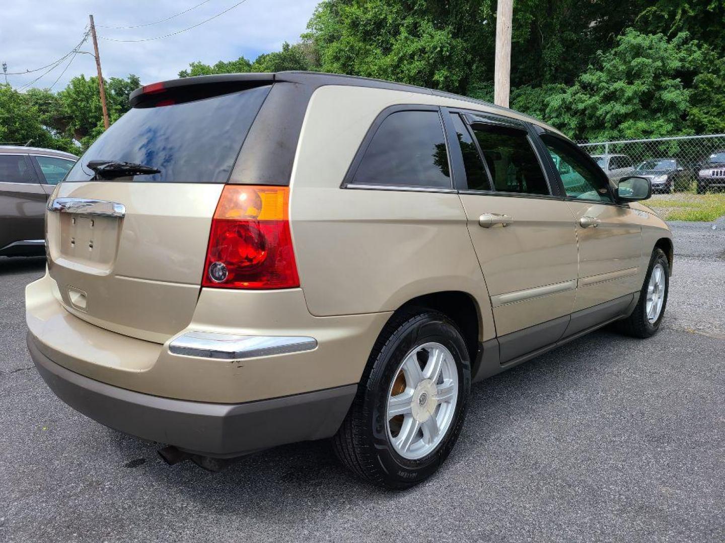 2006 GOLD CHRYSLER PACIFICA TOURING (2A4GM68436R) with an 3.5L engine, Automatic transmission, located at 117 North Cameron Street, Harrisburg, PA, 17101, (717) 963-8962, 40.266762, -76.875259 - WE FINANCE!!! Good Credit/ Bad Credit/ No Credit - ALL Trade-Ins Welcomed!!! ***Guaranteed Credit Approval*** APPLY ONLINE or CALL us TODAY ;) Internet Prices and Marketplace Prices are SPECIAL discounted ***CASH DEALS*** Retail Prices are higher. Please call us to discuss your cash and finan - Photo#4