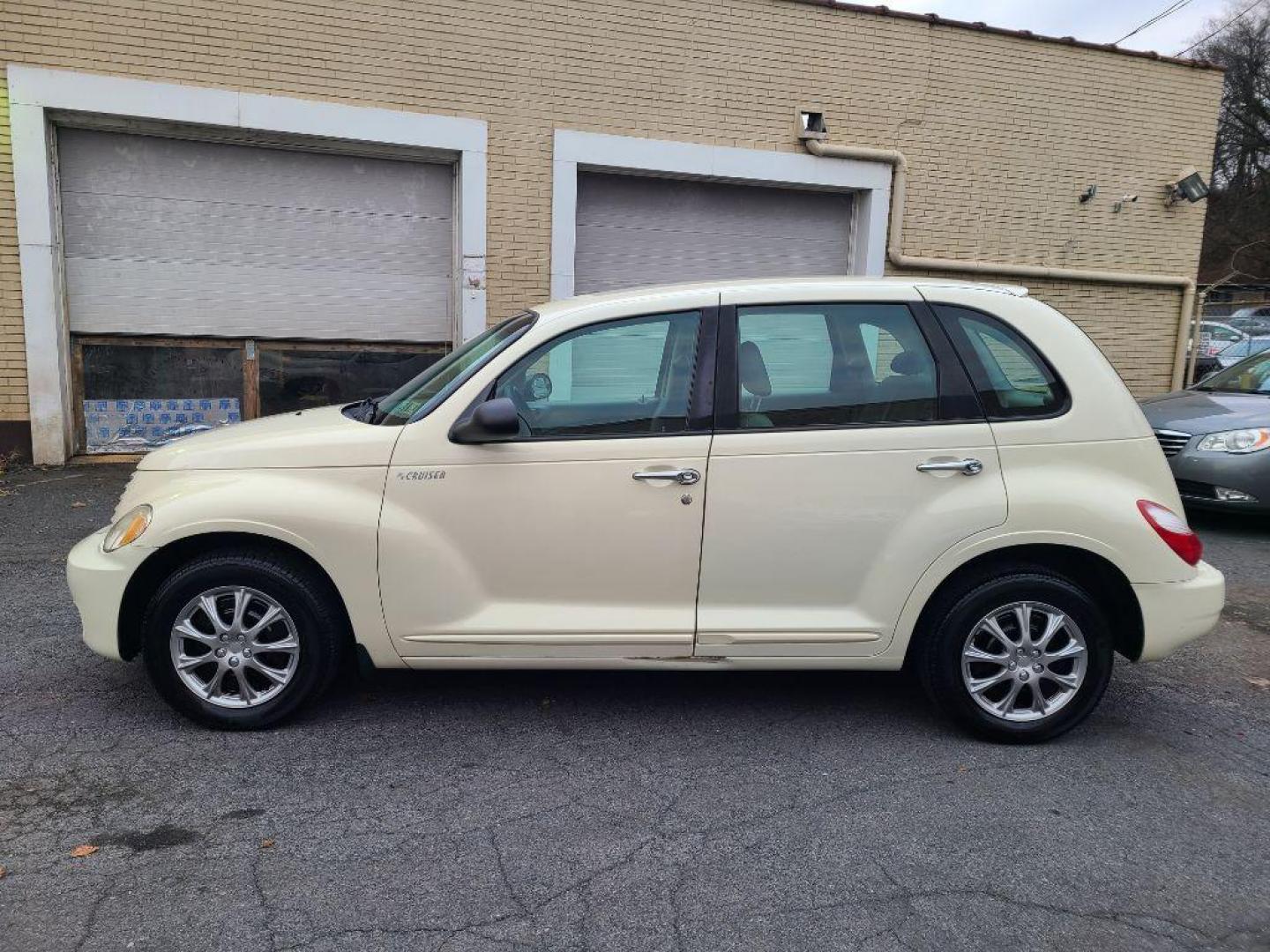 2006 WHITE CHRYSLER PT CRUISER TOURING (3A4FY58B36T) with an 2.4L engine, Automatic transmission, located at 7981 Paxton Street, Harrisburg, PA, 17111, (717) 561-2926, 40.261490, -76.749229 - WE FINANCE!!! Good Credit/ Bad Credit/ No Credit - ALL Trade-Ins Welcomed!!! ***Guaranteed Credit Approval*** APPLY ONLINE or CALL us TODAY ;) Internet Prices and Marketplace Prices are SPECIAL discounted ***CASH DEALS*** Retail Prices are higher. Please call us to discuss your cash and finan - Photo#1