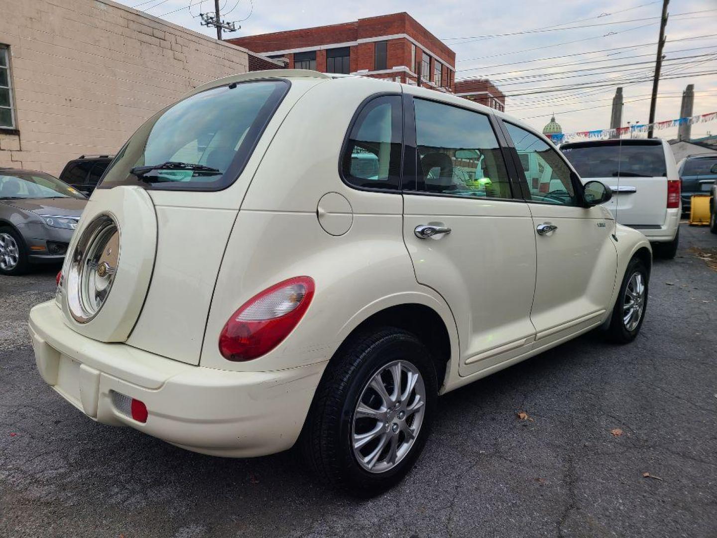 2006 WHITE CHRYSLER PT CRUISER TOURING (3A4FY58B36T) with an 2.4L engine, Automatic transmission, located at 7981 Paxton Street, Harrisburg, PA, 17111, (717) 561-2926, 40.261490, -76.749229 - WE FINANCE!!! Good Credit/ Bad Credit/ No Credit - ALL Trade-Ins Welcomed!!! ***Guaranteed Credit Approval*** APPLY ONLINE or CALL us TODAY ;) Internet Prices and Marketplace Prices are SPECIAL discounted ***CASH DEALS*** Retail Prices are higher. Please call us to discuss your cash and finan - Photo#4