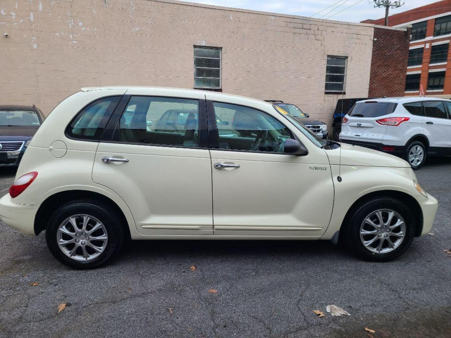 2006 WHITE CHRYSLER PT CRUISER TOURING (3A4FY58B36T) with an 2.4L engine, Automatic transmission, located at 7981 Paxton Street, Harrisburg, PA, 17111, (717) 561-2926, 40.261490, -76.749229 - WE FINANCE!!! Good Credit/ Bad Credit/ No Credit - ALL Trade-Ins Welcomed!!! ***Guaranteed Credit Approval*** APPLY ONLINE or CALL us TODAY ;) Internet Prices and Marketplace Prices are SPECIAL discounted ***CASH DEALS*** Retail Prices are higher. Please call us to discuss your cash and finan - Photo#5