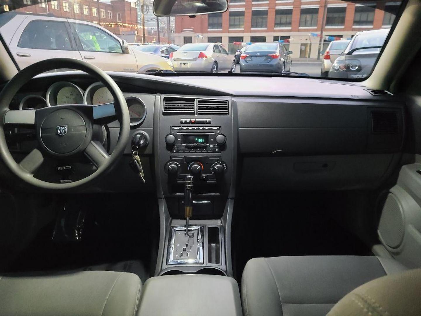 2006 GRAY DODGE MAGNUM SXT (2D4FV47V06H) with an 3.5L engine, Automatic transmission, located at 117 North Cameron Street, Harrisburg, PA, 17101, (717) 963-8962, 40.266762, -76.875259 - WE FINANCE!!! Good Credit/ Bad Credit/ No Credit - ALL Trade-Ins Welcomed!!! ***Guaranteed Credit Approval*** APPLY ONLINE or CALL us TODAY ;) Internet Prices and Marketplace Prices are SPECIAL discounted ***CASH DEALS*** Retail Prices are higher. Please call us to discuss your cash and finan - Photo#9