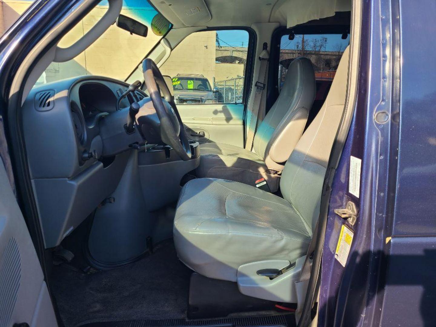 2006 BLUE FORD ECONOLINE E350 SUPER DUTY WAGON (1FBSS31L66D) with an 5.4L engine, Automatic transmission, located at 117 North Cameron Street, Harrisburg, PA, 17101, (717) 963-8962, 40.266762, -76.875259 - WE FINANCE!!! Good Credit/ Bad Credit/ No Credit - ALL Trade-Ins Welcomed!!! ***Guaranteed Credit Approval*** APPLY ONLINE or CALL us TODAY ;) Internet Prices and Marketplace Prices are SPECIAL discounted ***CASH DEALS*** Retail Prices are higher. Please call us to discuss your cash and finan - Photo#14