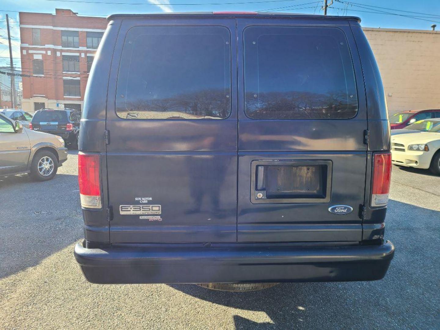 2006 BLUE FORD ECONOLINE E350 SUPER DUTY WAGON (1FBSS31L66D) with an 5.4L engine, Automatic transmission, located at 117 North Cameron Street, Harrisburg, PA, 17101, (717) 963-8962, 40.266762, -76.875259 - WE FINANCE!!! Good Credit/ Bad Credit/ No Credit - ALL Trade-Ins Welcomed!!! ***Guaranteed Credit Approval*** APPLY ONLINE or CALL us TODAY ;) Internet Prices and Marketplace Prices are SPECIAL discounted ***CASH DEALS*** Retail Prices are higher. Please call us to discuss your cash and finan - Photo#3