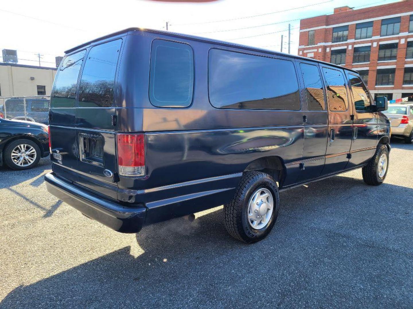 2006 BLUE FORD ECONOLINE E350 SUPER DUTY WAGON (1FBSS31L66D) with an 5.4L engine, Automatic transmission, located at 117 North Cameron Street, Harrisburg, PA, 17101, (717) 963-8962, 40.266762, -76.875259 - WE FINANCE!!! Good Credit/ Bad Credit/ No Credit - ALL Trade-Ins Welcomed!!! ***Guaranteed Credit Approval*** APPLY ONLINE or CALL us TODAY ;) Internet Prices and Marketplace Prices are SPECIAL discounted ***CASH DEALS*** Retail Prices are higher. Please call us to discuss your cash and finan - Photo#4