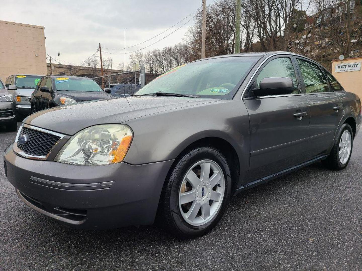 2006 SILVER FORD FIVE HUNDRED SE (1FAHP23126G) with an 3.0L engine, Continuously Variable transmission, located at 117 North Cameron Street, Harrisburg, PA, 17101, (717) 963-8962, 40.266762, -76.875259 - WE FINANCE!!! Good Credit/ Bad Credit/ No Credit - ALL Trade-Ins Welcomed!!! ***Guaranteed Credit Approval*** APPLY ONLINE or CALL us TODAY ;) Internet Prices and Marketplace Prices are SPECIAL discounted ***CASH DEALS*** Retail Prices are higher. Please call us to discuss your cash and finan - Photo#0