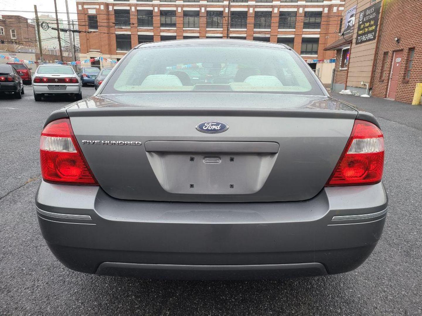 2006 SILVER FORD FIVE HUNDRED SE (1FAHP23126G) with an 3.0L engine, Continuously Variable transmission, located at 117 North Cameron Street, Harrisburg, PA, 17101, (717) 963-8962, 40.266762, -76.875259 - WE FINANCE!!! Good Credit/ Bad Credit/ No Credit - ALL Trade-Ins Welcomed!!! ***Guaranteed Credit Approval*** APPLY ONLINE or CALL us TODAY ;) Internet Prices and Marketplace Prices are SPECIAL discounted ***CASH DEALS*** Retail Prices are higher. Please call us to discuss your cash and finan - Photo#3