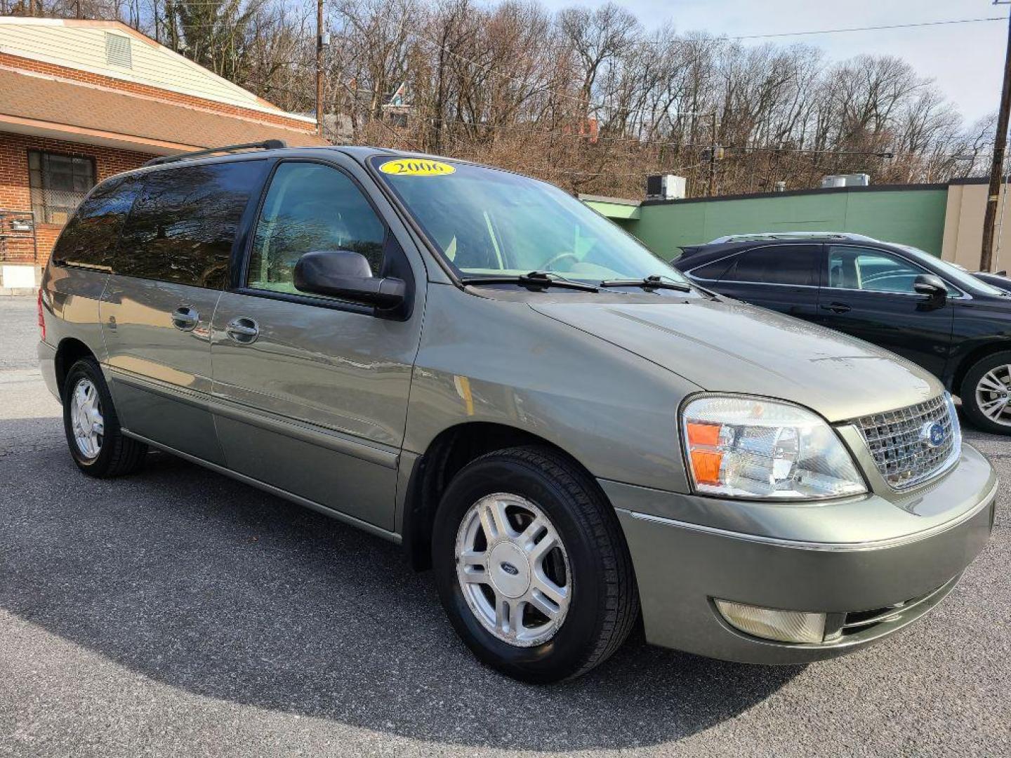 2006 GREEN FORD FREESTAR SEL (2FMDA52226B) with an 4.2L engine, Automatic transmission, located at 117 North Cameron Street, Harrisburg, PA, 17101, (717) 963-8962, 40.266762, -76.875259 - WE FINANCE!!! Good Credit/ Bad Credit/ No Credit - ALL Trade-Ins Welcomed!!! ***Guaranteed Credit Approval*** APPLY ONLINE or CALL us TODAY ;) Internet Prices and Marketplace Prices are SPECIAL discounted ***CASH DEALS*** Retail Prices are higher. Please call us to discuss your cash and finan - Photo#6