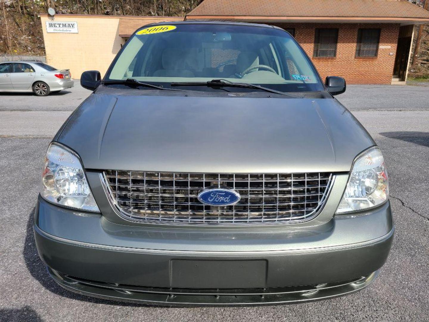 2006 GREEN FORD FREESTAR SEL (2FMDA52226B) with an 4.2L engine, Automatic transmission, located at 117 North Cameron Street, Harrisburg, PA, 17101, (717) 963-8962, 40.266762, -76.875259 - WE FINANCE!!! Good Credit/ Bad Credit/ No Credit - ALL Trade-Ins Welcomed!!! ***Guaranteed Credit Approval*** APPLY ONLINE or CALL us TODAY ;) Internet Prices and Marketplace Prices are SPECIAL discounted ***CASH DEALS*** Retail Prices are higher. Please call us to discuss your cash and finan - Photo#7