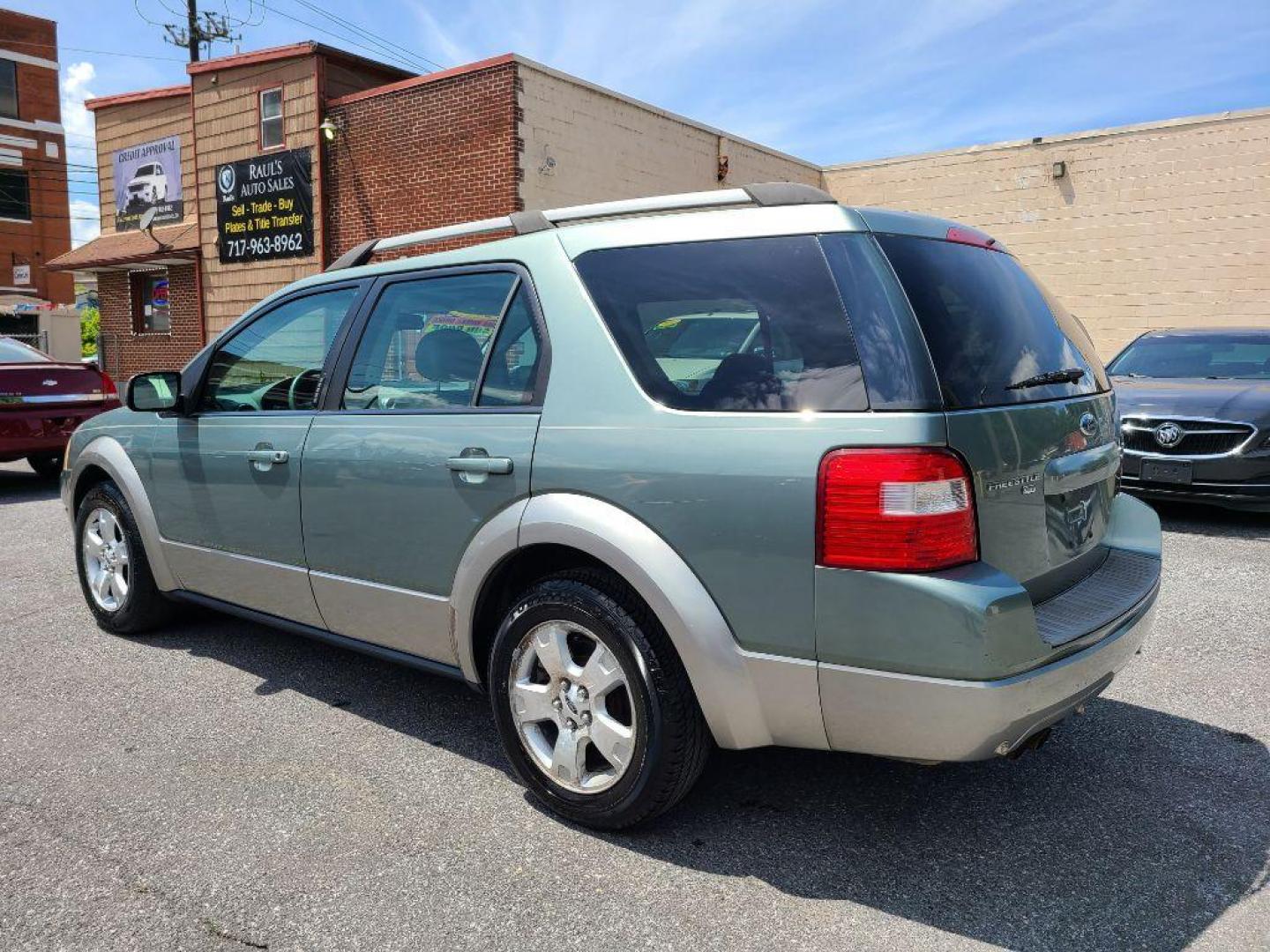 2006 GREEN FORD FREESTYLE SEL (1FMDK05106G) with an 3.0L engine, Continuously Variable transmission, located at 117 North Cameron Street, Harrisburg, PA, 17101, (717) 963-8962, 40.266762, -76.875259 - WE FINANCE!!! Good Credit/ Bad Credit/ No Credit - ALL Trade-Ins Welcomed!!! ***Guaranteed Credit Approval*** APPLY ONLINE or CALL us TODAY ;) Internet Prices and Marketplace Prices are SPECIAL discounted ***CASH DEALS*** Retail Prices are higher. Please call us to discuss your cash and finan - Photo#2