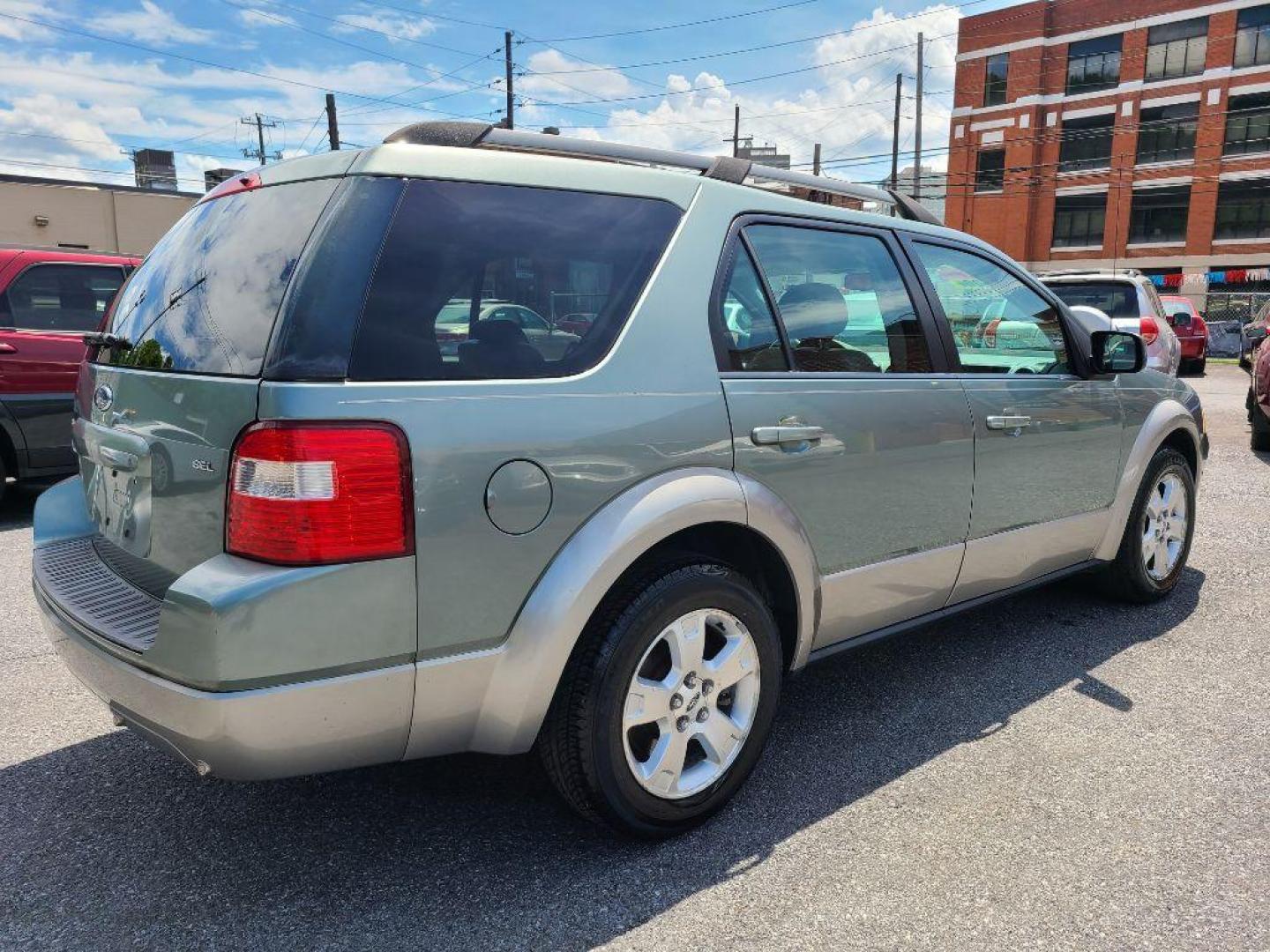 2006 GREEN FORD FREESTYLE SEL (1FMDK05106G) with an 3.0L engine, Continuously Variable transmission, located at 117 North Cameron Street, Harrisburg, PA, 17101, (717) 963-8962, 40.266762, -76.875259 - WE FINANCE!!! Good Credit/ Bad Credit/ No Credit - ALL Trade-Ins Welcomed!!! ***Guaranteed Credit Approval*** APPLY ONLINE or CALL us TODAY ;) Internet Prices and Marketplace Prices are SPECIAL discounted ***CASH DEALS*** Retail Prices are higher. Please call us to discuss your cash and finan - Photo#4