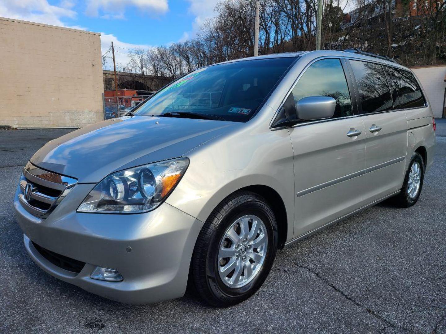 2006 SILVER HONDA ODYSSEY TOURING (5FNRL38816B) with an 3.5L engine, Automatic transmission, located at 117 North Cameron Street, Harrisburg, PA, 17101, (717) 963-8962, 40.266762, -76.875259 - WE FINANCE!!! Good Credit/ Bad Credit/ No Credit - ALL Trade-Ins Welcomed!!! ***Guaranteed Credit Approval*** APPLY ONLINE or CALL us TODAY ;) Internet Prices and Marketplace Prices are SPECIAL discounted ***CASH DEALS*** Retail Prices are higher. Please call us to discuss your cash and finan - Photo#0