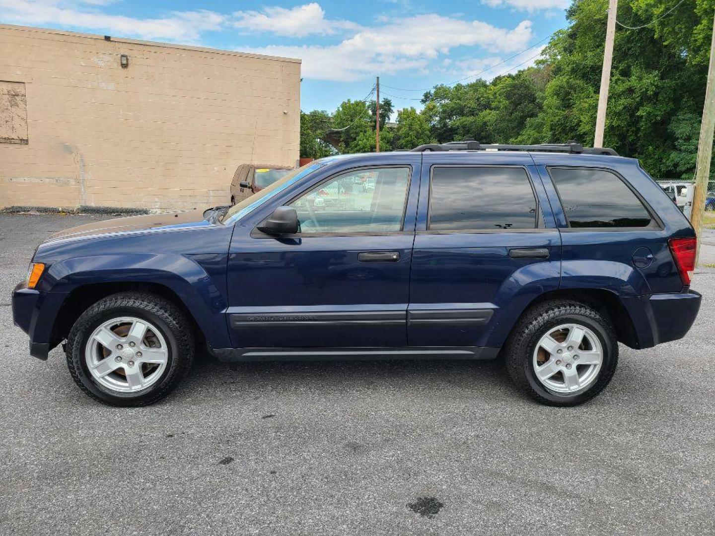 2006 BLUE JEEP GRAND CHEROKEE LAREDO (1J4GR48K46C) with an 3.7L engine, Automatic transmission, located at 117 North Cameron Street, Harrisburg, PA, 17101, (717) 963-8962, 40.266762, -76.875259 - WE FINANCE!!! Good Credit/ Bad Credit/ No Credit - ALL Trade-Ins Welcomed!!! ***Guaranteed Credit Approval*** APPLY ONLINE or CALL us TODAY ;) Internet Prices and Marketplace Prices are SPECIAL discounted ***CASH DEALS*** Retail Prices are higher. Please call us to discuss your cash and finan - Photo#1