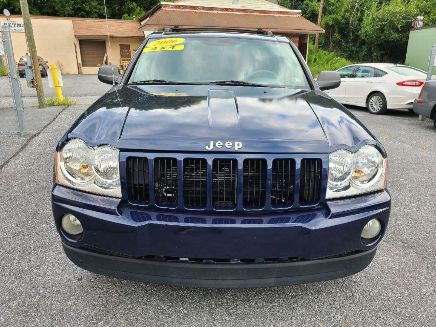 2006 BLUE JEEP GRAND CHEROKEE LAREDO (1J4GR48K46C) with an 3.7L engine, Automatic transmission, located at 117 North Cameron Street, Harrisburg, PA, 17101, (717) 963-8962, 40.266762, -76.875259 - WE FINANCE!!! Good Credit/ Bad Credit/ No Credit - ALL Trade-Ins Welcomed!!! ***Guaranteed Credit Approval*** APPLY ONLINE or CALL us TODAY ;) Internet Prices and Marketplace Prices are SPECIAL discounted ***CASH DEALS*** Retail Prices are higher. Please call us to discuss your cash and finan - Photo#7