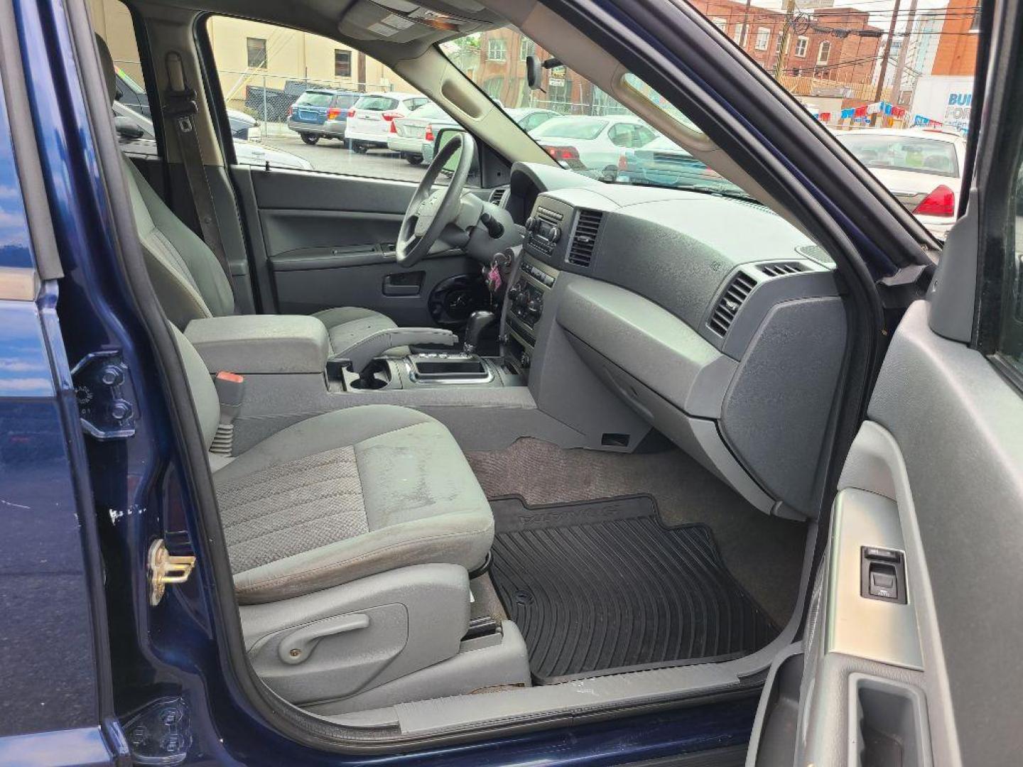 2006 BLUE JEEP GRAND CHEROKEE LAREDO (1J4GR48K46C) with an 3.7L engine, Automatic transmission, located at 117 North Cameron Street, Harrisburg, PA, 17101, (717) 963-8962, 40.266762, -76.875259 - WE FINANCE!!! Good Credit/ Bad Credit/ No Credit - ALL Trade-Ins Welcomed!!! ***Guaranteed Credit Approval*** APPLY ONLINE or CALL us TODAY ;) Internet Prices and Marketplace Prices are SPECIAL discounted ***CASH DEALS*** Retail Prices are higher. Please call us to discuss your cash and finan - Photo#8