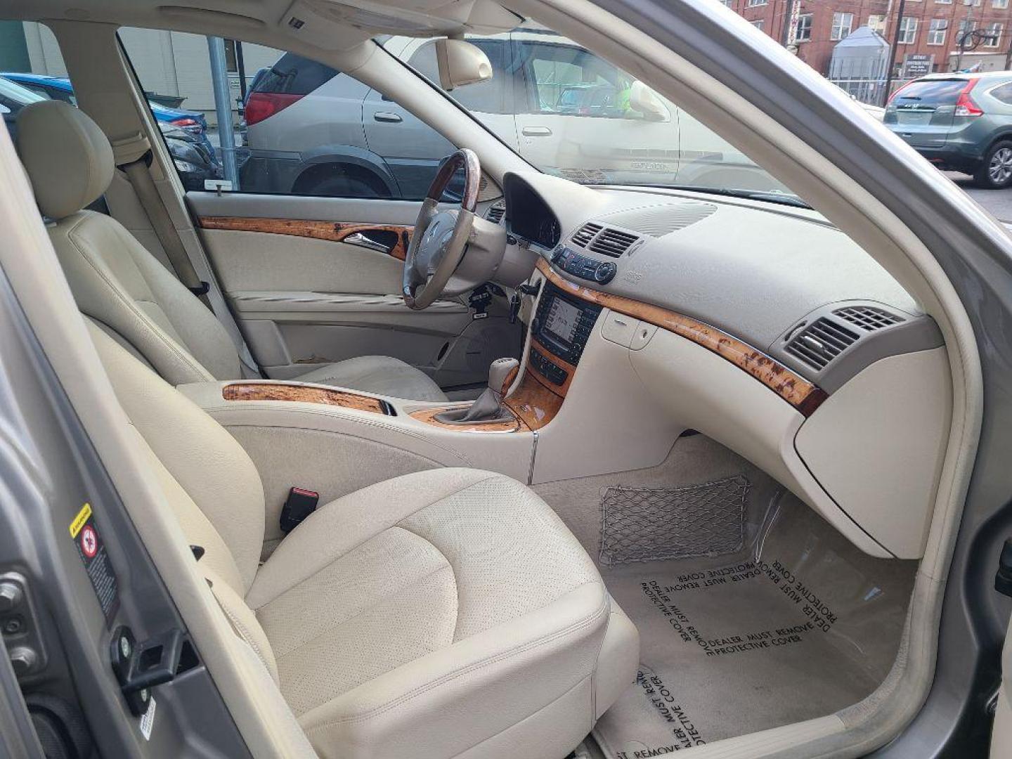 2006 TAN MERCEDES-BENZ E-CLASS E350 (WDBUF56J56A) with an 3.5L engine, Automatic transmission, located at 117 North Cameron Street, Harrisburg, PA, 17101, (717) 963-8962, 40.266762, -76.875259 - WE FINANCE!!! Good Credit/ Bad Credit/ No Credit - ALL Trade-Ins Welcomed!!! ***Guaranteed Credit Approval*** APPLY ONLINE or CALL us TODAY ;) Internet Prices and Marketplace Prices are SPECIAL discounted ***CASH DEALS*** Retail Prices are higher. Please call us to discuss your cash and finan - Photo#8