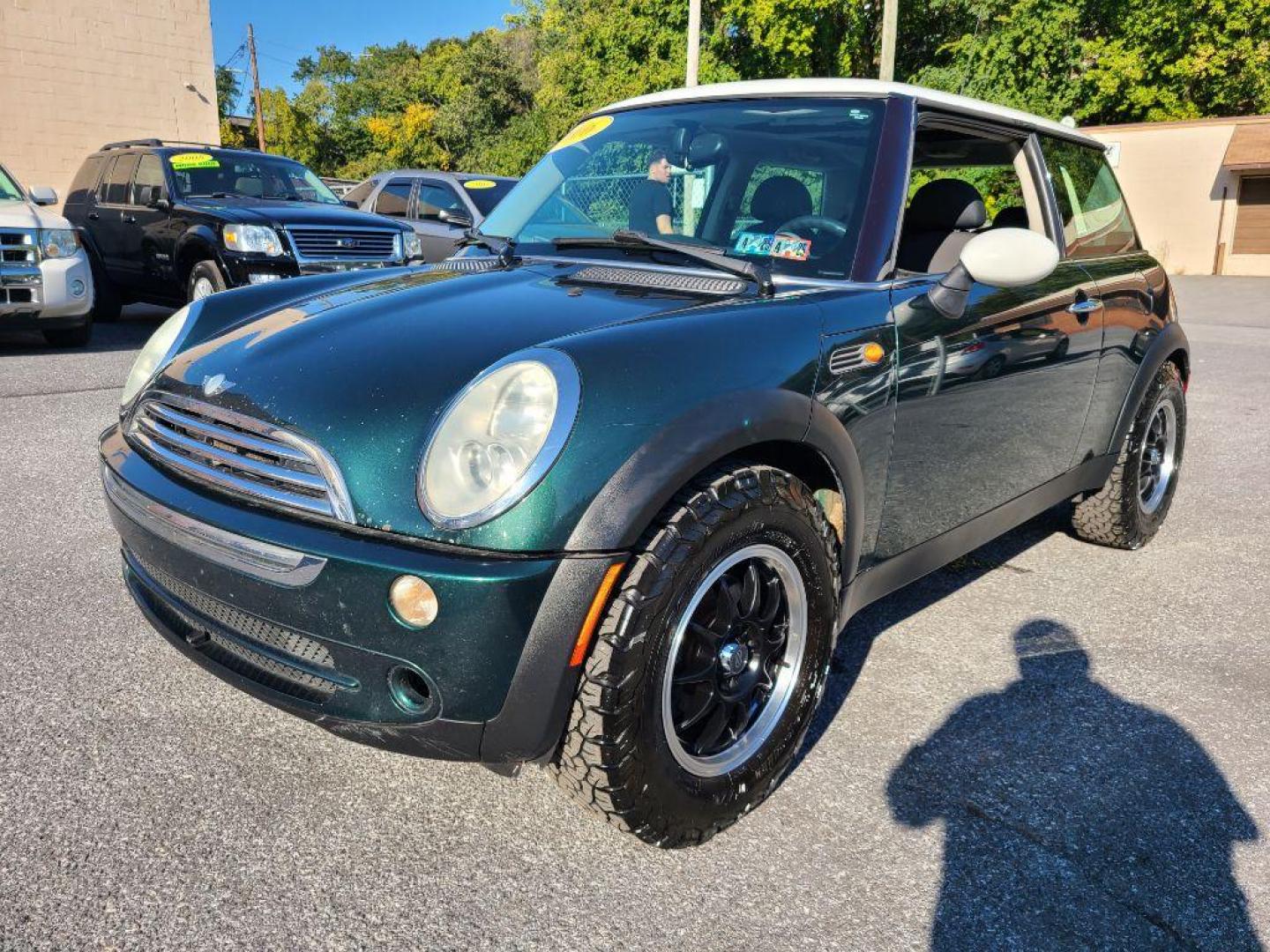 2006 GREEN MINI COOPER HATCHBACK (WMWRC33576T) with an 1.6L engine, Continuously Variable transmission, located at 117 North Cameron Street, Harrisburg, PA, 17101, (717) 963-8962, 40.266762, -76.875259 - WE FINANCE!!! Good Credit/ Bad Credit/ No Credit - ALL Trade-Ins Welcomed!!! ***Guaranteed Credit Approval*** APPLY ONLINE or CALL us TODAY ;) Internet Prices and Marketplace Prices are SPECIAL discounted ***CASH DEALS*** Retail Prices are higher. Please call us to discuss your cash and finan - Photo#0