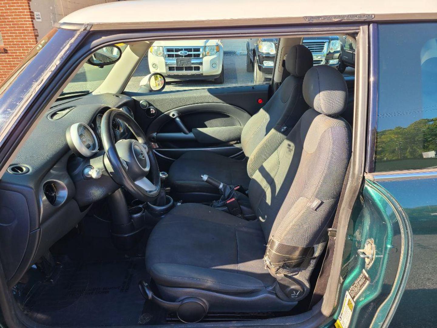 2006 GREEN MINI COOPER HATCHBACK (WMWRC33576T) with an 1.6L engine, Continuously Variable transmission, located at 117 North Cameron Street, Harrisburg, PA, 17101, (717) 963-8962, 40.266762, -76.875259 - WE FINANCE!!! Good Credit/ Bad Credit/ No Credit - ALL Trade-Ins Welcomed!!! ***Guaranteed Credit Approval*** APPLY ONLINE or CALL us TODAY ;) Internet Prices and Marketplace Prices are SPECIAL discounted ***CASH DEALS*** Retail Prices are higher. Please call us to discuss your cash and finan - Photo#13