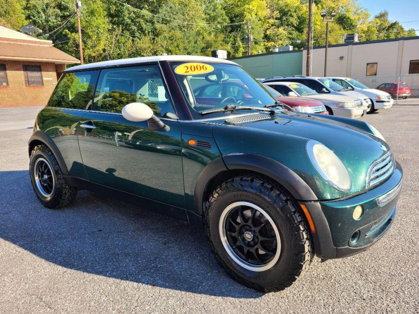 2006 GREEN MINI COOPER HATCHBACK (WMWRC33576T) with an 1.6L engine, Continuously Variable transmission, located at 117 North Cameron Street, Harrisburg, PA, 17101, (717) 963-8962, 40.266762, -76.875259 - WE FINANCE!!! Good Credit/ Bad Credit/ No Credit - ALL Trade-Ins Welcomed!!! ***Guaranteed Credit Approval*** APPLY ONLINE or CALL us TODAY ;) Internet Prices and Marketplace Prices are SPECIAL discounted ***CASH DEALS*** Retail Prices are higher. Please call us to discuss your cash and finan - Photo#6