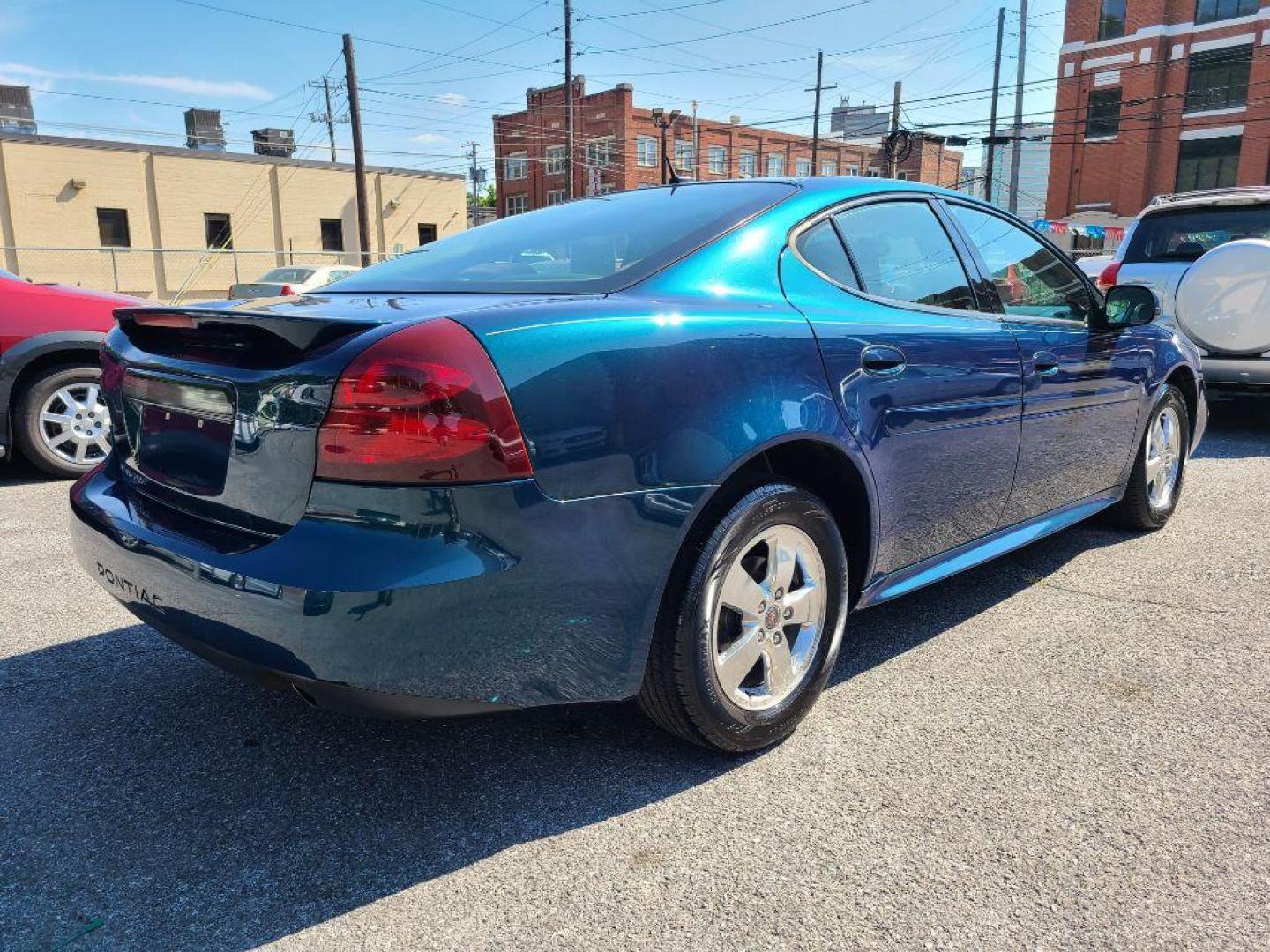 2006 GREEN PONTIAC GRAND PRIX BASE (2G2WP552561) with an 3.8L engine, Automatic transmission, located at 117 North Cameron Street, Harrisburg, PA, 17101, (717) 963-8962, 40.266762, -76.875259 - WE FINANCE!!! Good Credit/ Bad Credit/ No Credit - ALL Trade-Ins Welcomed!!! ***Guaranteed Credit Approval*** APPLY ONLINE or CALL us TODAY ;) Internet Prices and Marketplace Prices are SPECIAL discounted ***CASH DEALS*** Retail Prices are higher. Please call us to discuss your cash and finan - Photo#4