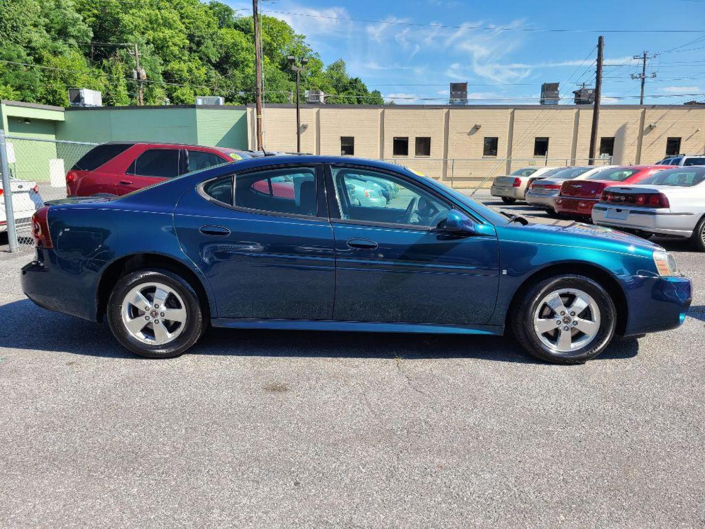 2006 GREEN PONTIAC GRAND PRIX BASE (2G2WP552561) with an 3.8L engine, Automatic transmission, located at 117 North Cameron Street, Harrisburg, PA, 17101, (717) 963-8962, 40.266762, -76.875259 - WE FINANCE!!! Good Credit/ Bad Credit/ No Credit - ALL Trade-Ins Welcomed!!! ***Guaranteed Credit Approval*** APPLY ONLINE or CALL us TODAY ;) Internet Prices and Marketplace Prices are SPECIAL discounted ***CASH DEALS*** Retail Prices are higher. Please call us to discuss your cash and finan - Photo#5