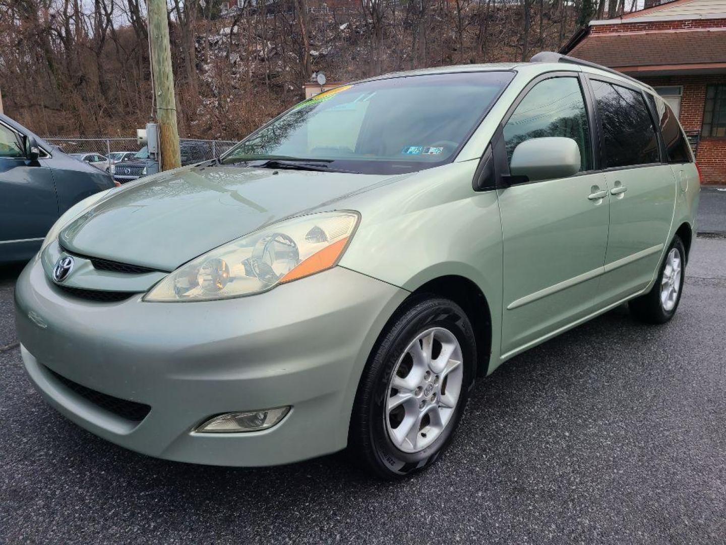 2006 GREEN TOYOTA SIENNA XLE (5TDBA22C46S) with an 3.3L engine, Automatic transmission, located at 117 North Cameron Street, Harrisburg, PA, 17101, (717) 963-8962, 40.266762, -76.875259 - WE FINANCE!!! Good Credit/ Bad Credit/ No Credit - ALL Trade-Ins Welcomed!!! ***Guaranteed Credit Approval*** APPLY ONLINE or CALL us TODAY ;) Internet Prices and Marketplace Prices are SPECIAL discounted ***CASH DEALS*** Retail Prices are higher. Please call us to discuss your cash and finan - Photo#0