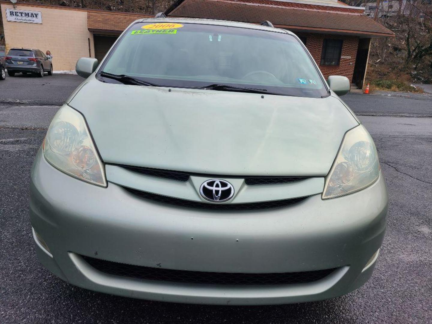 2006 GREEN TOYOTA SIENNA XLE (5TDBA22C46S) with an 3.3L engine, Automatic transmission, located at 117 North Cameron Street, Harrisburg, PA, 17101, (717) 963-8962, 40.266762, -76.875259 - WE FINANCE!!! Good Credit/ Bad Credit/ No Credit - ALL Trade-Ins Welcomed!!! ***Guaranteed Credit Approval*** APPLY ONLINE or CALL us TODAY ;) Internet Prices and Marketplace Prices are SPECIAL discounted ***CASH DEALS*** Retail Prices are higher. Please call us to discuss your cash and finan - Photo#7