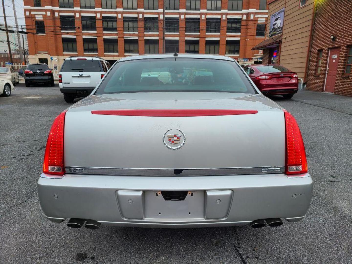 2007 WHITE CADILLAC DTS (1G6KD57937U) with an 4.6L engine, Automatic transmission, located at 117 North Cameron Street, Harrisburg, PA, 17101, (717) 963-8962, 40.266762, -76.875259 - WE FINANCE!!! Good Credit/ Bad Credit/ No Credit - ALL Trade-Ins Welcomed!!! ***Guaranteed Credit Approval*** APPLY ONLINE or CALL us TODAY ;) Internet Prices and Marketplace Prices are SPECIAL discounted ***CASH DEALS*** Retail Prices are higher. Please call us to discuss your cash and finan - Photo#3