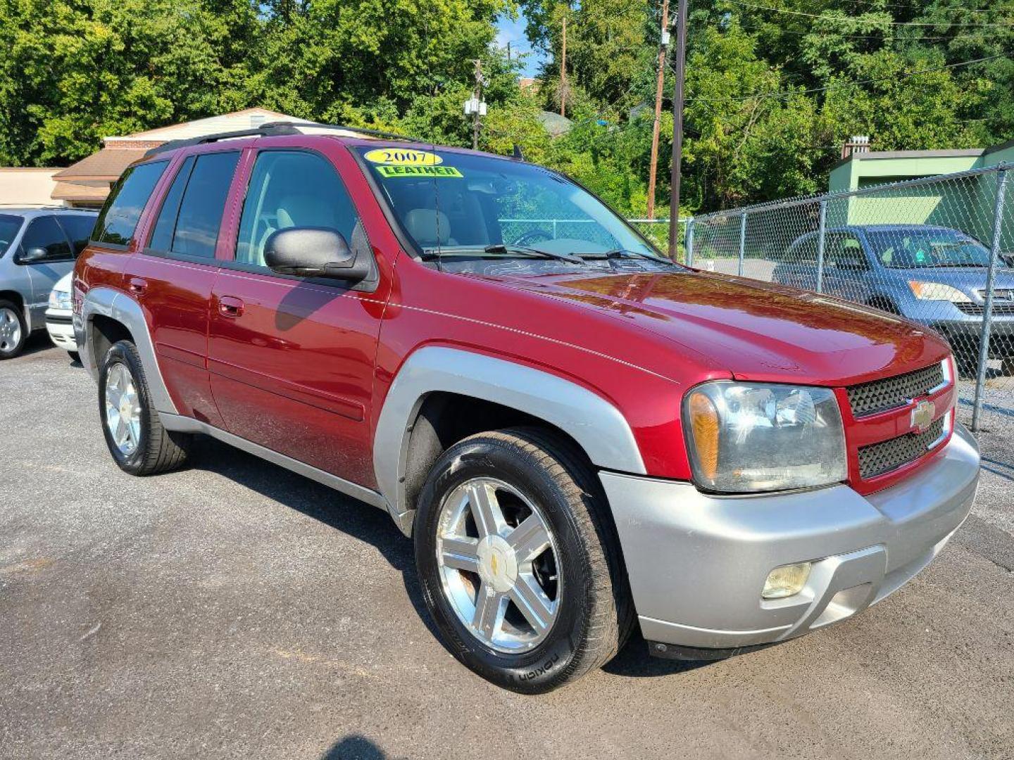 2007 RED CHEVROLET TRAILBLAZER LS (1GNDT13S872) with an 4.2L engine, Automatic transmission, located at 117 North Cameron Street, Harrisburg, PA, 17101, (717) 963-8962, 40.266762, -76.875259 - WE FINANCE!!! Good Credit/ Bad Credit/ No Credit - ALL Trade-Ins Welcomed!!! ***Guaranteed Credit Approval*** APPLY ONLINE or CALL us TODAY ;) Internet Prices and Marketplace Prices are SPECIAL discounted ***CASH DEALS*** Retail Prices are higher. Please call us to discuss your cash and finan - Photo#6