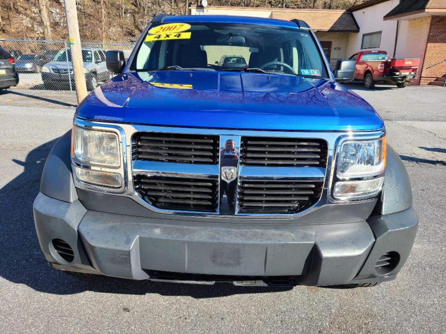 2007 BLUE DODGE NITRO SXT (1D8GU28K97W) with an 3.7L engine, Automatic transmission, located at 117 North Cameron Street, Harrisburg, PA, 17101, (717) 963-8962, 40.266762, -76.875259 - WE FINANCE!!! Good Credit/ Bad Credit/ No Credit - ALL Trade-Ins Welcomed!!! ***Guaranteed Credit Approval*** APPLY ONLINE or CALL us TODAY ;) Internet Prices and Marketplace Prices are SPECIAL discounted ***CASH DEALS*** Retail Prices are higher. Please call us to discuss your cash and finan - Photo#8