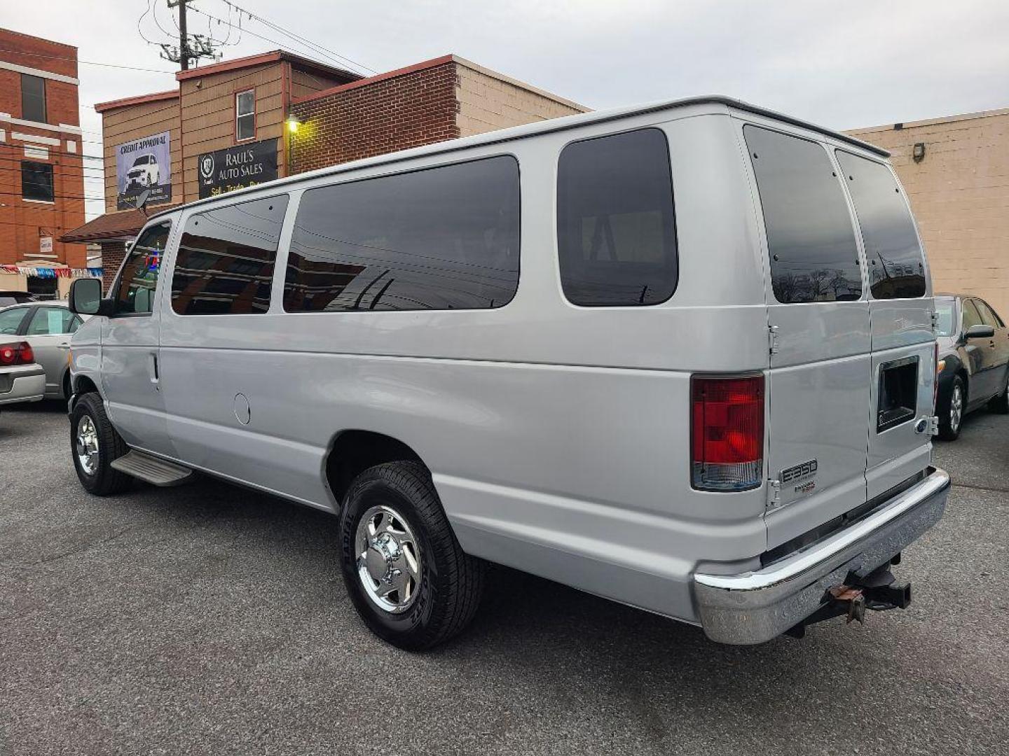 2007 SILVER FORD ECONOLINE XL E350 SUPER DUTY WAGON (1FBSS31L57D) , Automatic transmission, located at 117 North Cameron Street, Harrisburg, PA, 17101, (717) 963-8962, 40.266762, -76.875259 - WE FINANCE!!! Good Credit/ Bad Credit/ No Credit - ALL Trade-Ins Welcomed!!! ***Guaranteed Credit Approval*** APPLY ONLINE or CALL us TODAY ;) Internet Prices and Marketplace Prices are SPECIAL discounted ***CASH DEALS*** Retail Prices are higher. Please call us to discuss your cash and finan - Photo#2