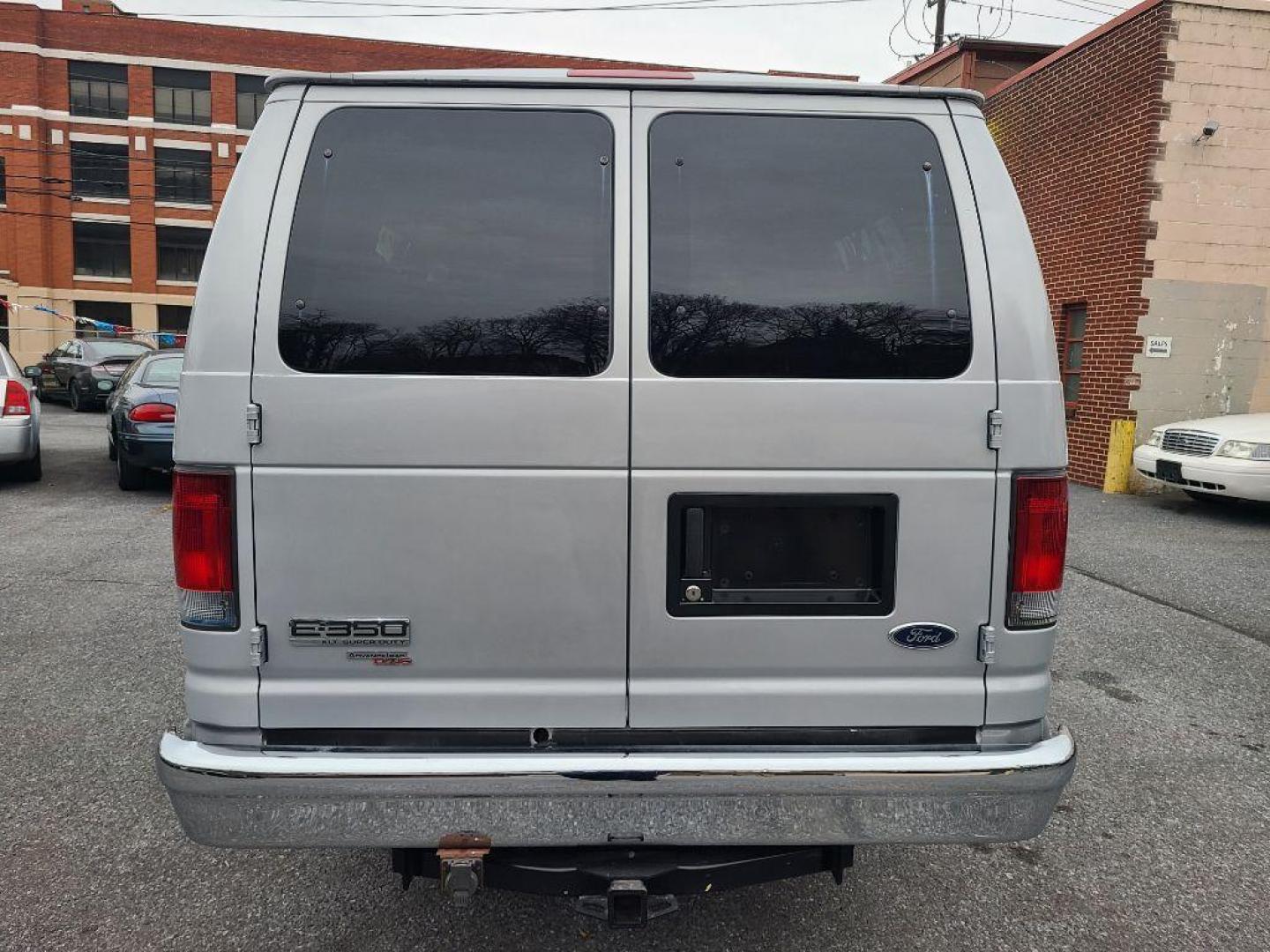 2007 SILVER FORD ECONOLINE XL E350 SUPER DUTY WAGON (1FBSS31L57D) , Automatic transmission, located at 117 North Cameron Street, Harrisburg, PA, 17101, (717) 963-8962, 40.266762, -76.875259 - WE FINANCE!!! Good Credit/ Bad Credit/ No Credit - ALL Trade-Ins Welcomed!!! ***Guaranteed Credit Approval*** APPLY ONLINE or CALL us TODAY ;) Internet Prices and Marketplace Prices are SPECIAL discounted ***CASH DEALS*** Retail Prices are higher. Please call us to discuss your cash and finan - Photo#3