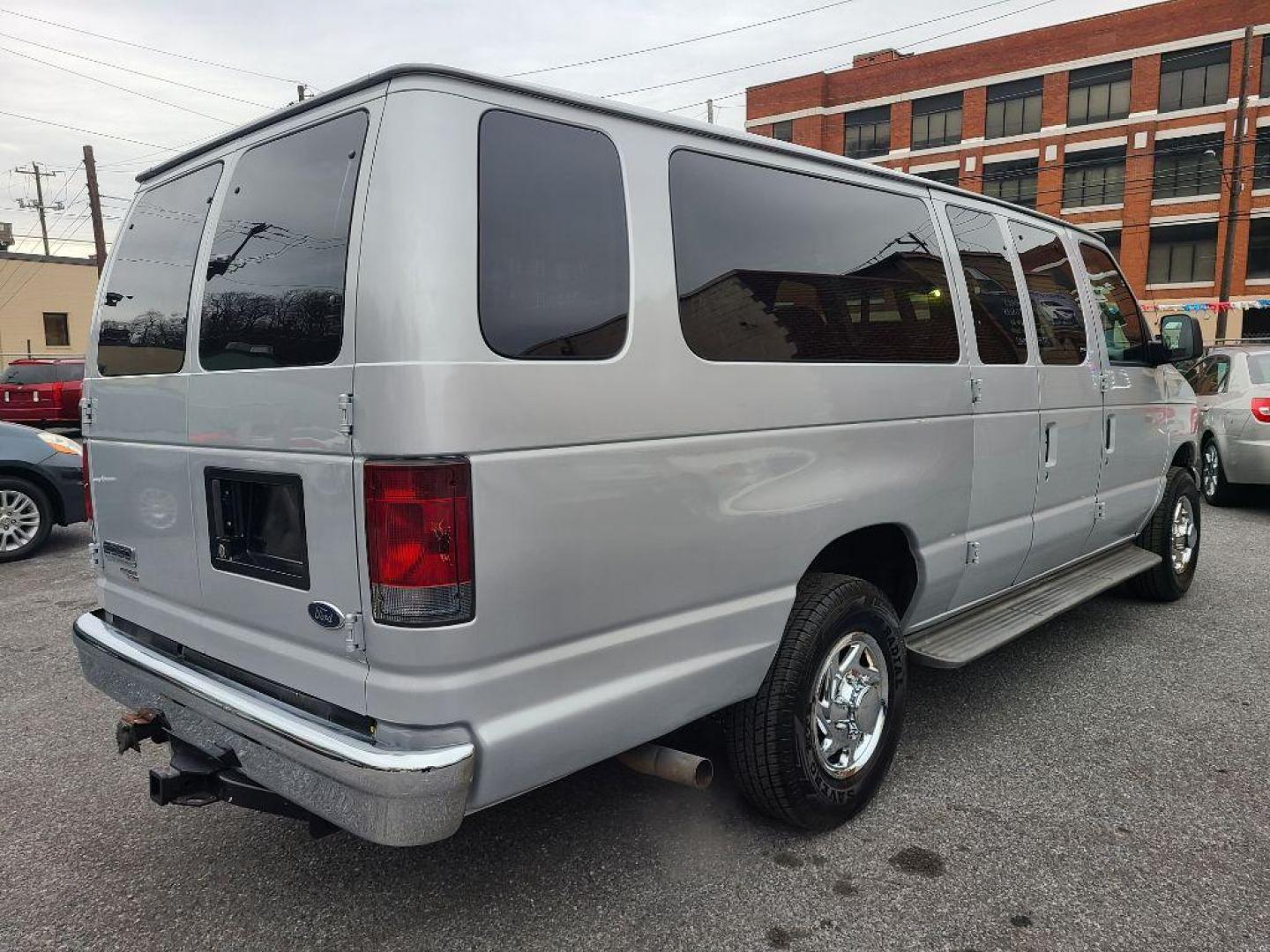 2007 SILVER FORD ECONOLINE XL E350 SUPER DUTY WAGON (1FBSS31L57D) , Automatic transmission, located at 117 North Cameron Street, Harrisburg, PA, 17101, (717) 963-8962, 40.266762, -76.875259 - WE FINANCE!!! Good Credit/ Bad Credit/ No Credit - ALL Trade-Ins Welcomed!!! ***Guaranteed Credit Approval*** APPLY ONLINE or CALL us TODAY ;) Internet Prices and Marketplace Prices are SPECIAL discounted ***CASH DEALS*** Retail Prices are higher. Please call us to discuss your cash and finan - Photo#4