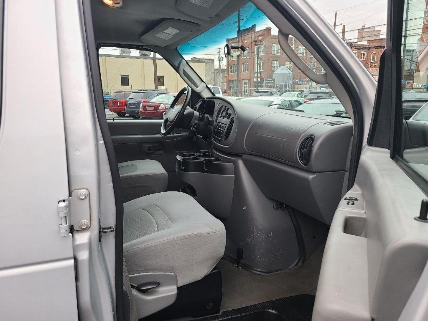 2007 SILVER FORD ECONOLINE XL E350 SUPER DUTY WAGON (1FBSS31L57D) , Automatic transmission, located at 117 North Cameron Street, Harrisburg, PA, 17101, (717) 963-8962, 40.266762, -76.875259 - WE FINANCE!!! Good Credit/ Bad Credit/ No Credit - ALL Trade-Ins Welcomed!!! ***Guaranteed Credit Approval*** APPLY ONLINE or CALL us TODAY ;) Internet Prices and Marketplace Prices are SPECIAL discounted ***CASH DEALS*** Retail Prices are higher. Please call us to discuss your cash and finan - Photo#8