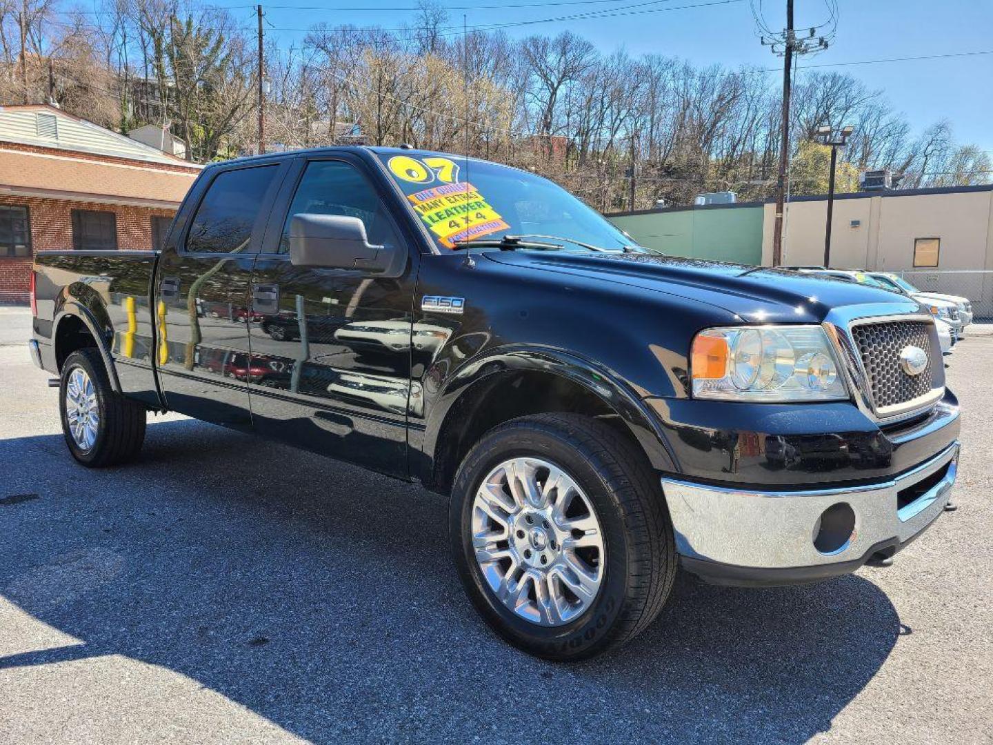 2007 BLACK FORD F150 LARIAT SUPERCREW (1FTPW14V97F) with an 5.4L engine, Automatic transmission, located at 117 North Cameron Street, Harrisburg, PA, 17101, (717) 963-8962, 40.266762, -76.875259 - WE FINANCE!!! Good Credit/ Bad Credit/ No Credit - ALL Trade-Ins Welcomed!!! ***Guaranteed Credit Approval*** APPLY ONLINE or CALL us TODAY ;) Internet Prices and Marketplace Prices are SPECIAL discounted ***CASH DEALS*** Retail Prices are higher. Please call us to discuss your cash and finan - Photo#6