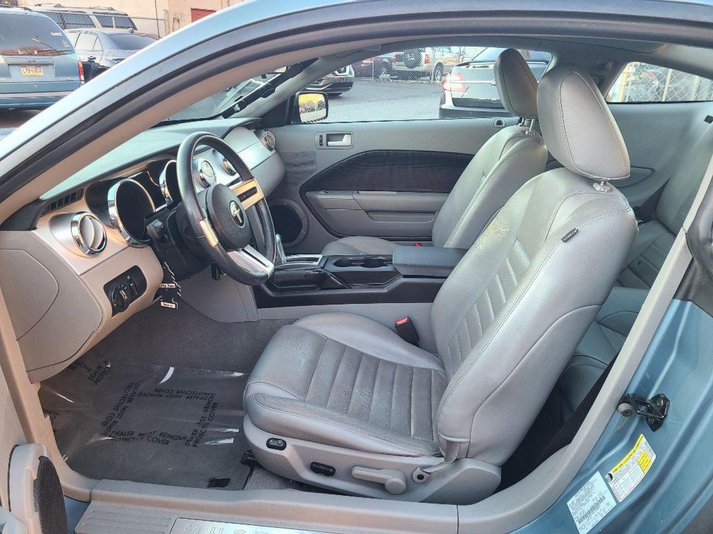 2007 BLUE FORD MUSTANG GT (1ZVHT82HX75) with an 4.6L engine, Automatic transmission, located at 117 North Cameron Street, Harrisburg, PA, 17101, (717) 963-8962, 40.266762, -76.875259 - WE FINANCE!!! Good Credit/ Bad Credit/ No Credit - ALL Trade-Ins Welcomed!!! ***Guaranteed Credit Approval*** APPLY ONLINE or CALL us TODAY ;) Internet Prices and Marketplace Prices are SPECIAL discounted ***CASH DEALS*** Retail Prices are higher. Please call us to discuss your cash and finan - Photo#13