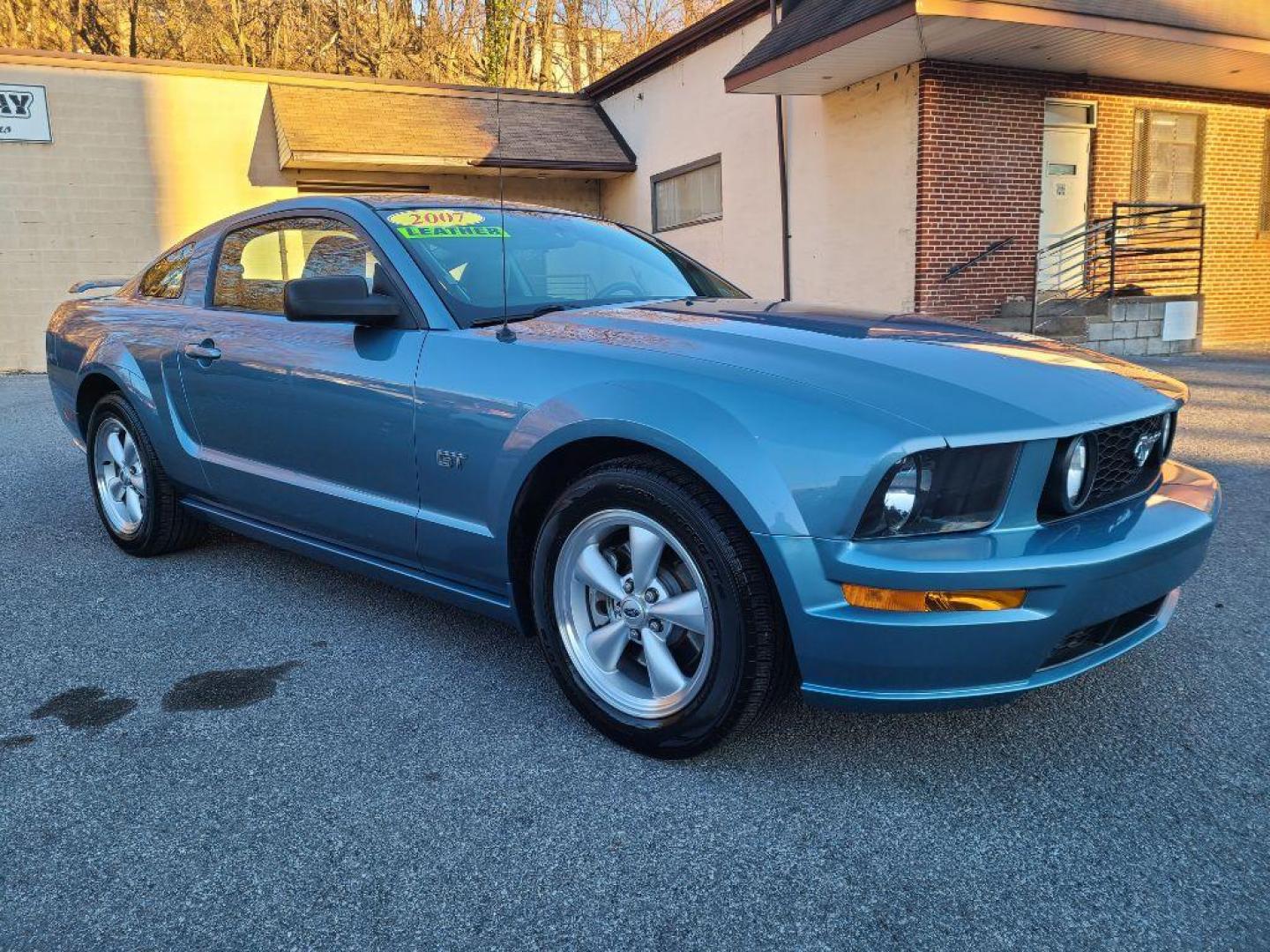 2007 BLUE FORD MUSTANG GT (1ZVHT82HX75) with an 4.6L engine, Automatic transmission, located at 117 North Cameron Street, Harrisburg, PA, 17101, (717) 963-8962, 40.266762, -76.875259 - WE FINANCE!!! Good Credit/ Bad Credit/ No Credit - ALL Trade-Ins Welcomed!!! ***Guaranteed Credit Approval*** APPLY ONLINE or CALL us TODAY ;) Internet Prices and Marketplace Prices are SPECIAL discounted ***CASH DEALS*** Retail Prices are higher. Please call us to discuss your cash and finan - Photo#6