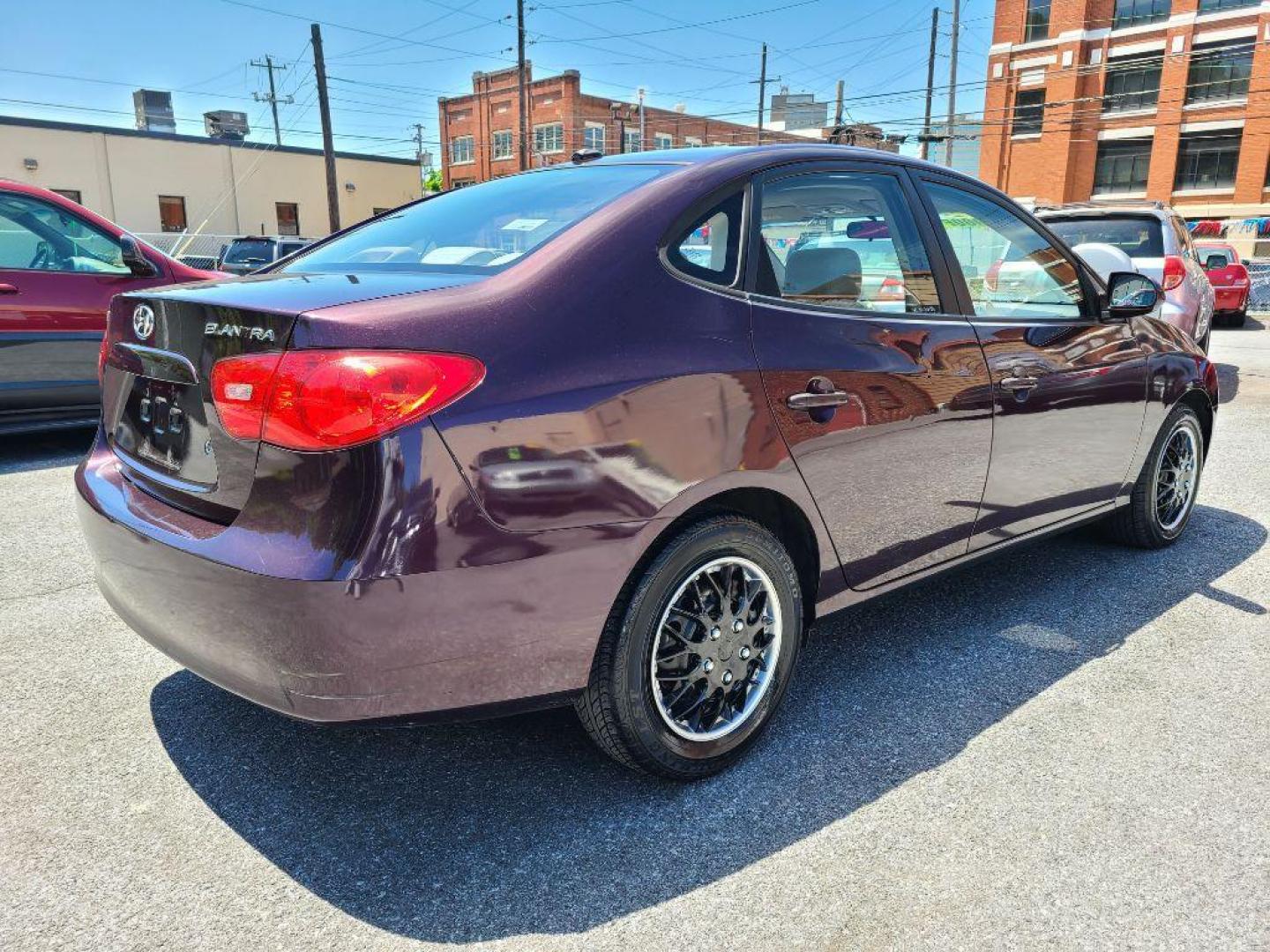 2007 BURGUN HYUNDAI ELANTRA GLS (KMHDU46D67U) with an 2.0L engine, Automatic transmission, located at 117 North Cameron Street, Harrisburg, PA, 17101, (717) 963-8962, 40.266762, -76.875259 - WE FINANCE!!! Good Credit/ Bad Credit/ No Credit - ALL Trade-Ins Welcomed!!! ***Guaranteed Credit Approval*** APPLY ONLINE or CALL us TODAY ;) Internet Prices and Marketplace Prices are SPECIAL discounted ***CASH DEALS*** Retail Prices are higher. Please call us to discuss your cash and finan - Photo#4