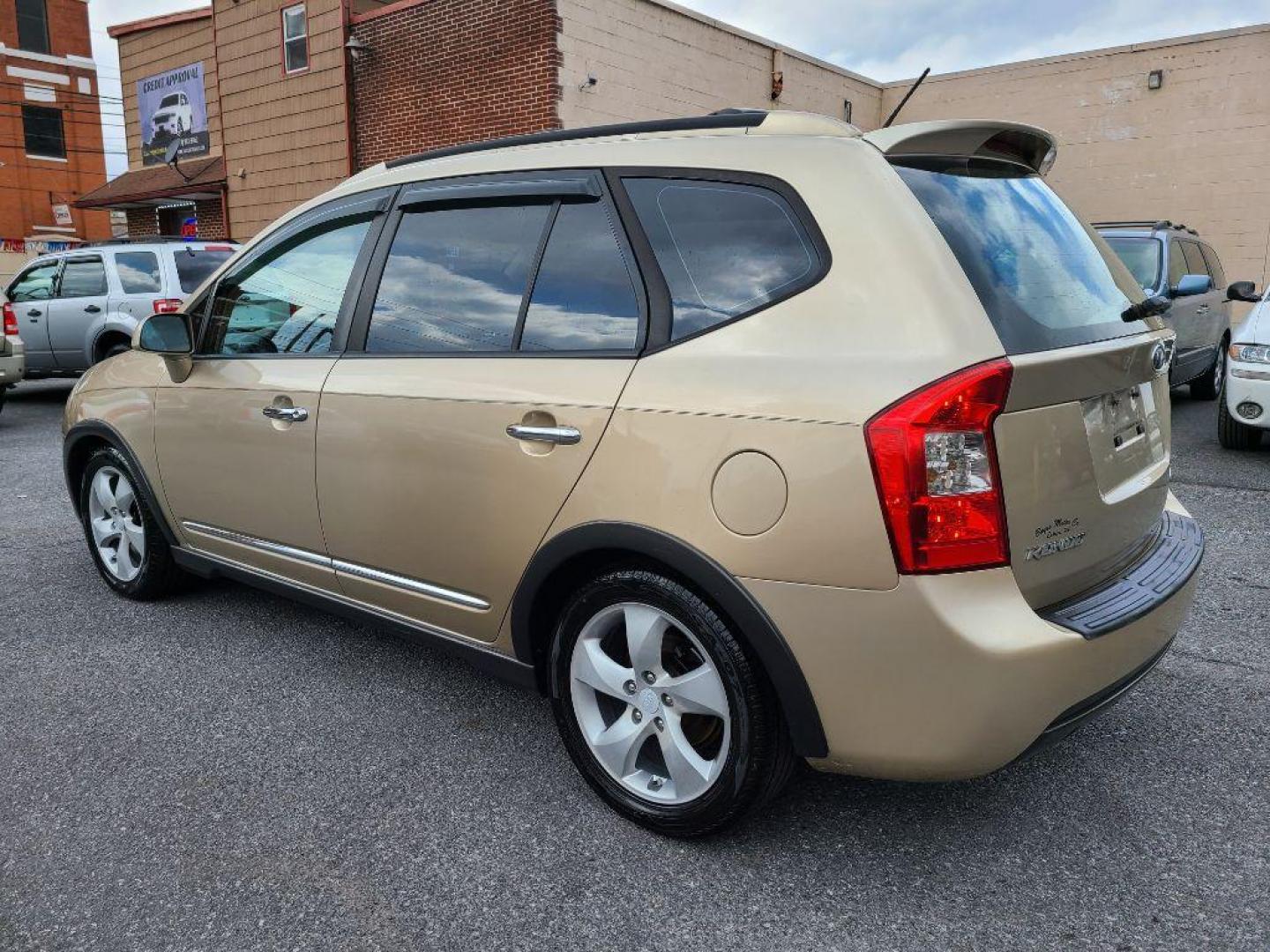 2007 TAN KIA RONDO LX (KNAFG526077) with an 2.7L engine, Automatic transmission, located at 117 North Cameron Street, Harrisburg, PA, 17101, (717) 963-8962, 40.266762, -76.875259 - WE FINANCE!!! Good Credit/ Bad Credit/ No Credit - ALL Trade-Ins Welcomed!!! ***Guaranteed Credit Approval*** APPLY ONLINE or CALL us TODAY ;) Internet Prices and Marketplace Prices are SPECIAL discounted ***CASH DEALS*** Retail Prices are higher. Please call us to discuss your cash and finan - Photo#2