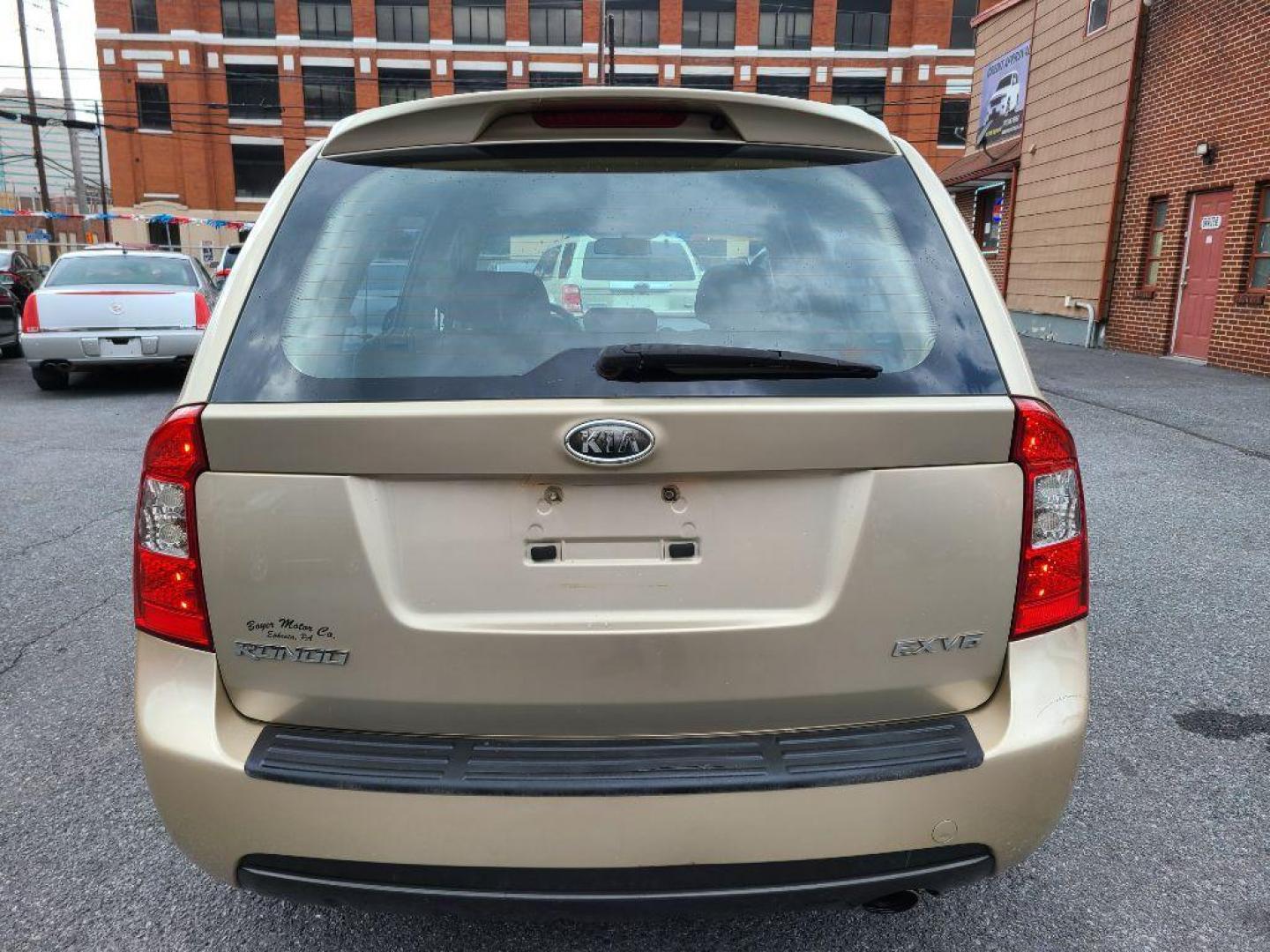 2007 TAN KIA RONDO LX (KNAFG526077) with an 2.7L engine, Automatic transmission, located at 117 North Cameron Street, Harrisburg, PA, 17101, (717) 963-8962, 40.266762, -76.875259 - WE FINANCE!!! Good Credit/ Bad Credit/ No Credit - ALL Trade-Ins Welcomed!!! ***Guaranteed Credit Approval*** APPLY ONLINE or CALL us TODAY ;) Internet Prices and Marketplace Prices are SPECIAL discounted ***CASH DEALS*** Retail Prices are higher. Please call us to discuss your cash and finan - Photo#3