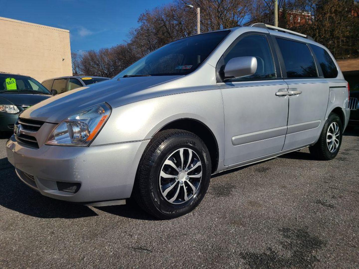 2007 SILVER KIA SEDONA EX (KNDMB133976) with an 3.8L engine, Automatic transmission, located at 117 North Cameron Street, Harrisburg, PA, 17101, (717) 963-8962, 40.266762, -76.875259 - WE FINANCE!!! Good Credit/ Bad Credit/ No Credit - ALL Trade-Ins Welcomed!!! ***Guaranteed Credit Approval*** APPLY ONLINE or CALL us TODAY ;) Internet Prices and Marketplace Prices are SPECIAL discounted ***CASH DEALS*** Retail Prices are higher. Please call us to discuss your cash and finan - Photo#0