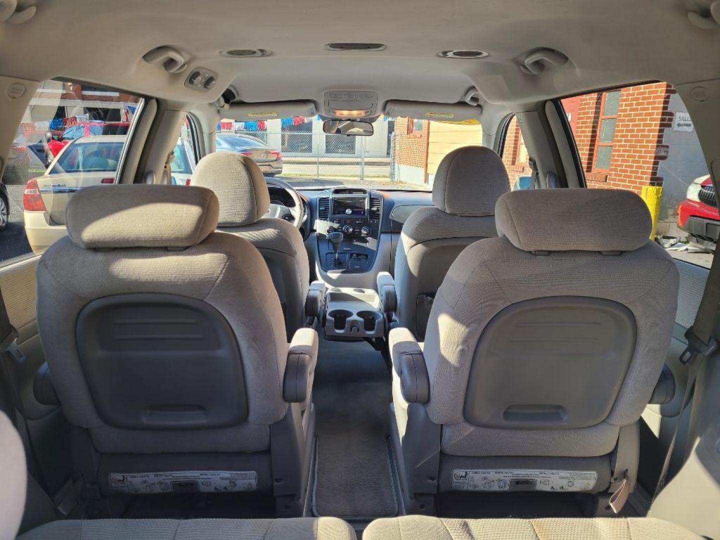 2007 SILVER KIA SEDONA EX (KNDMB133976) with an 3.8L engine, Automatic transmission, located at 117 North Cameron Street, Harrisburg, PA, 17101, (717) 963-8962, 40.266762, -76.875259 - WE FINANCE!!! Good Credit/ Bad Credit/ No Credit - ALL Trade-Ins Welcomed!!! ***Guaranteed Credit Approval*** APPLY ONLINE or CALL us TODAY ;) Internet Prices and Marketplace Prices are SPECIAL discounted ***CASH DEALS*** Retail Prices are higher. Please call us to discuss your cash and finan - Photo#12